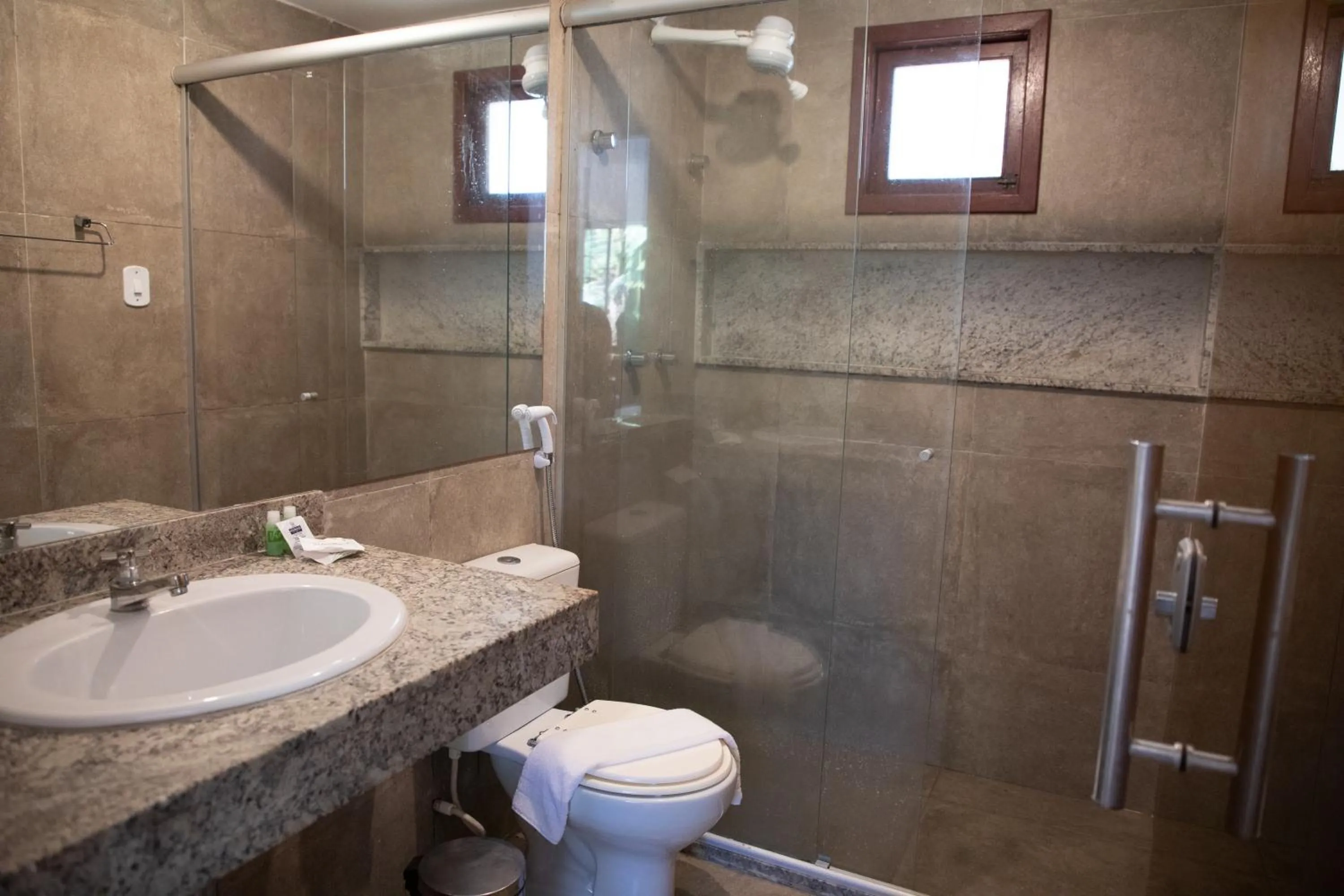 Shower in Villas Supreme Hotel