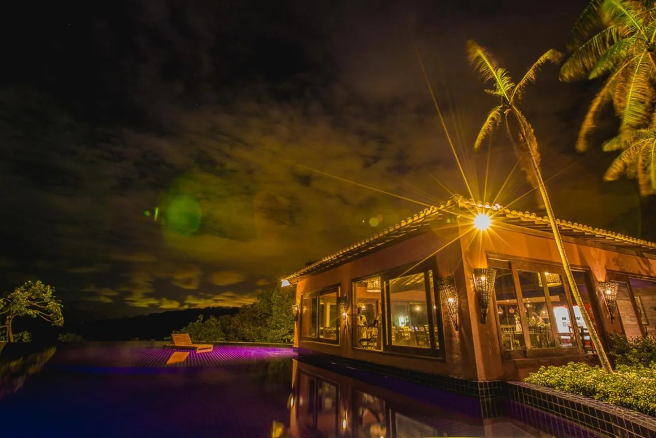 Swimming pool in Villas Supreme Hotel