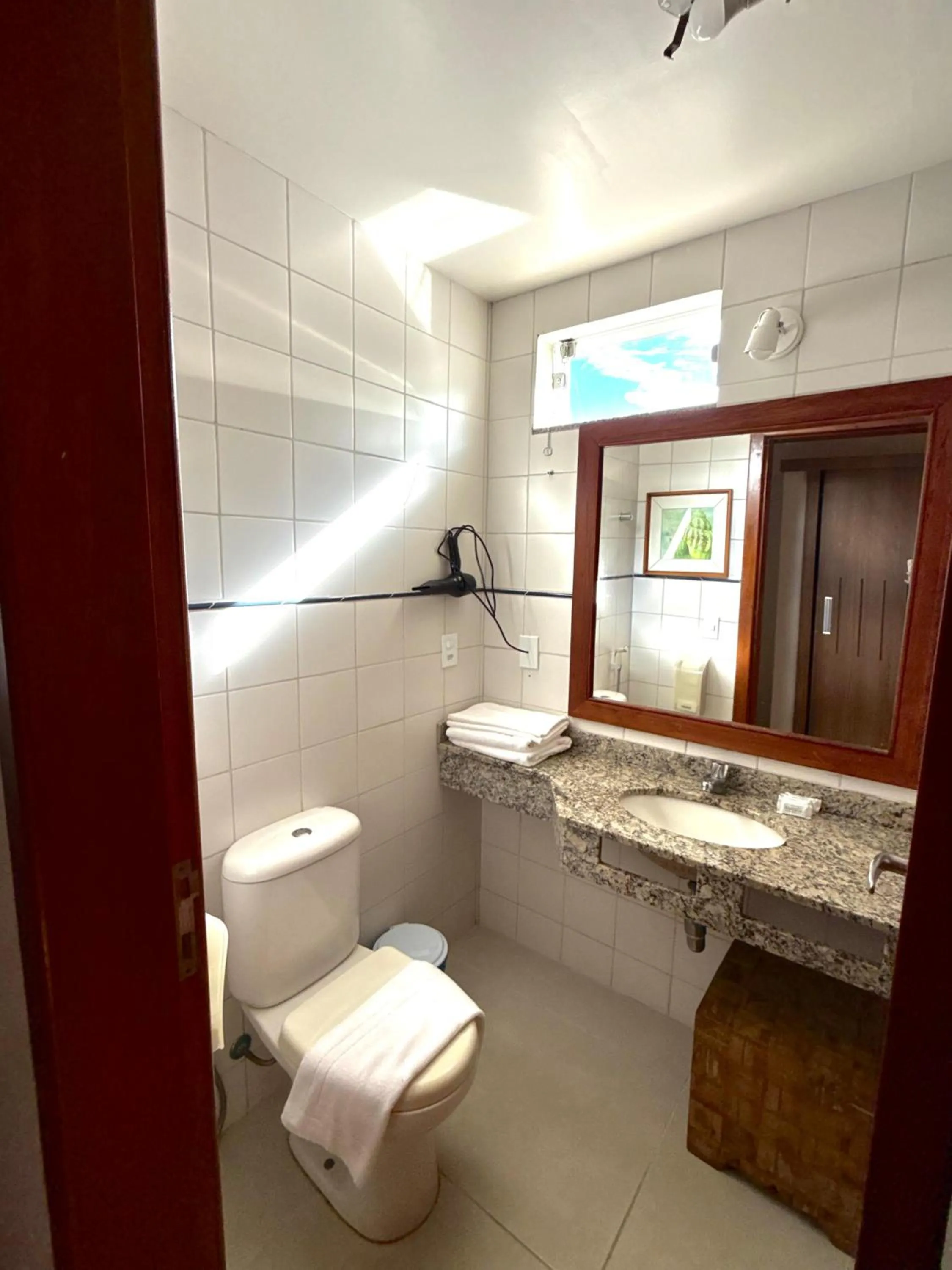 Bathroom in Sarana Praia Hotel