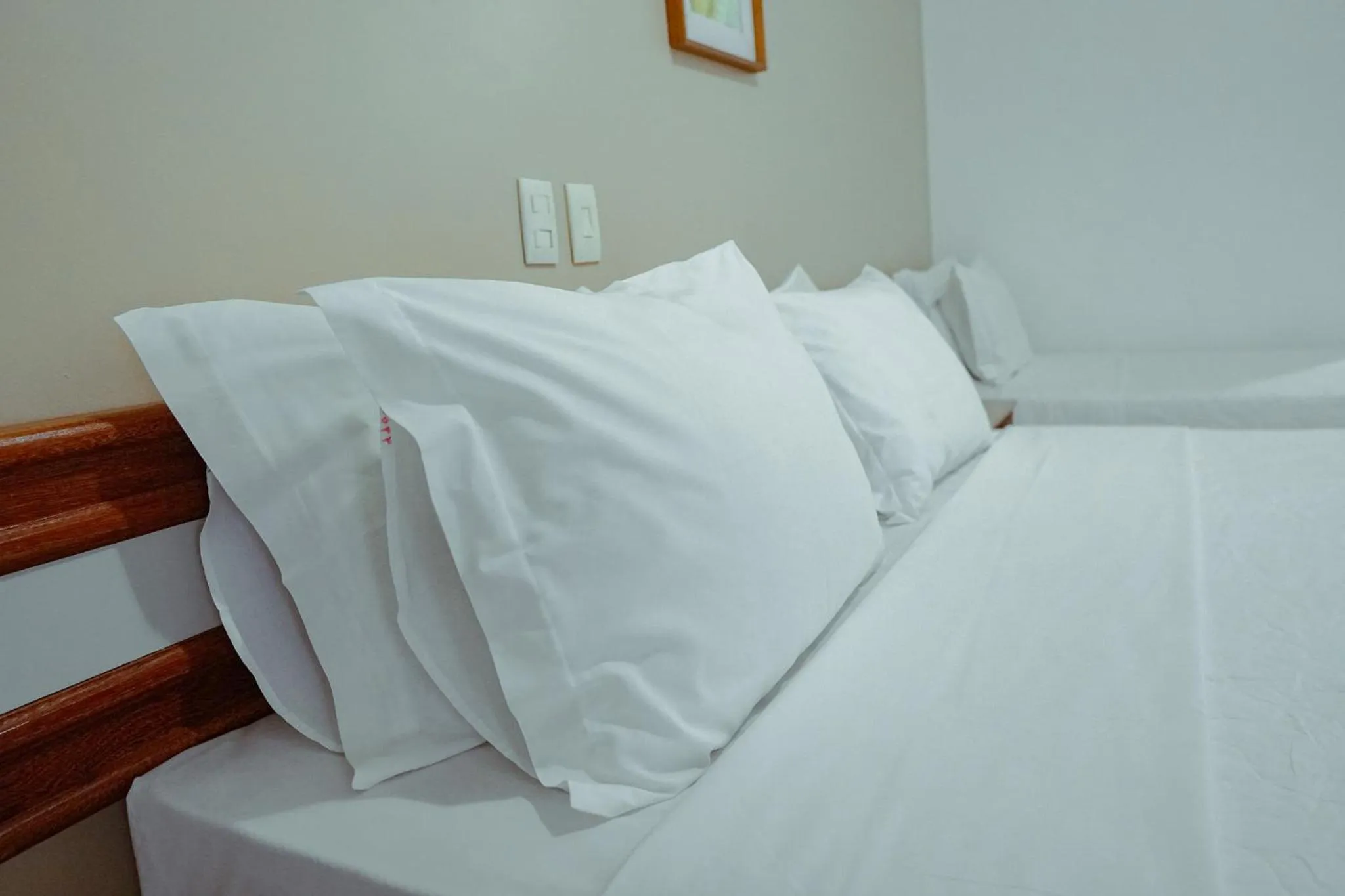 Bed in Sarana Praia Hotel