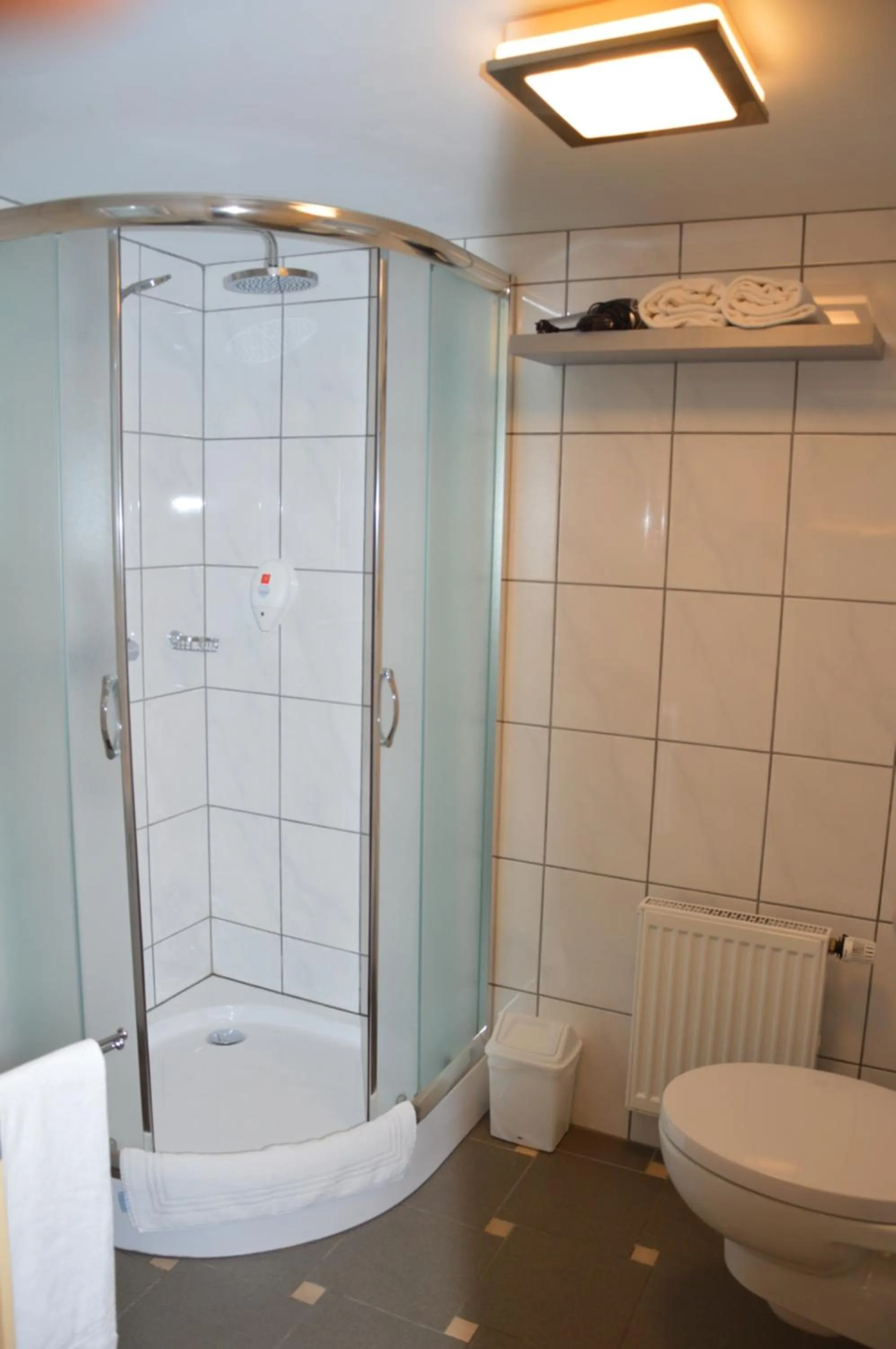 Shower in Hotel Mezzero