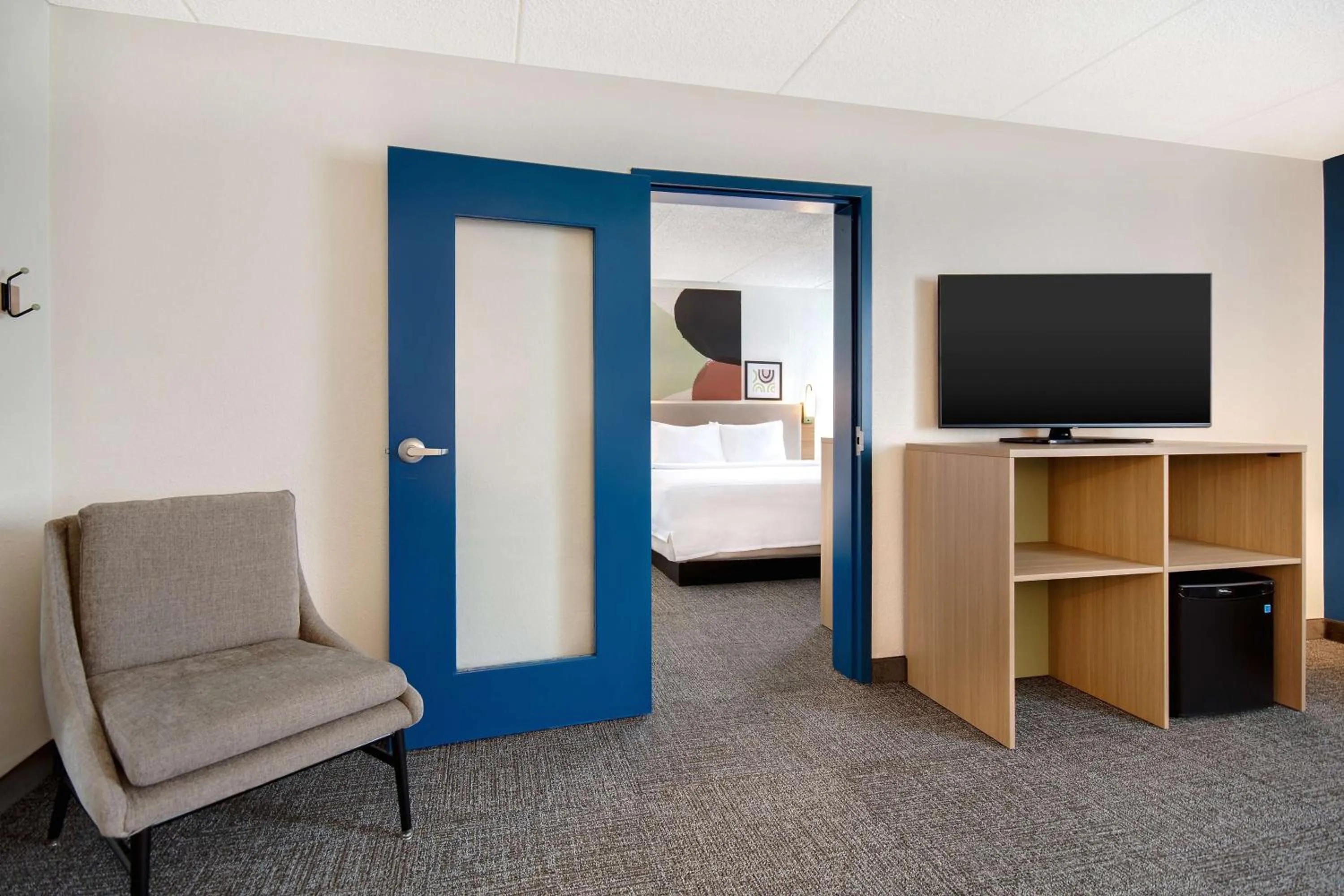 Photo of the whole room, Bed in Spark By Hilton Rochester University Area