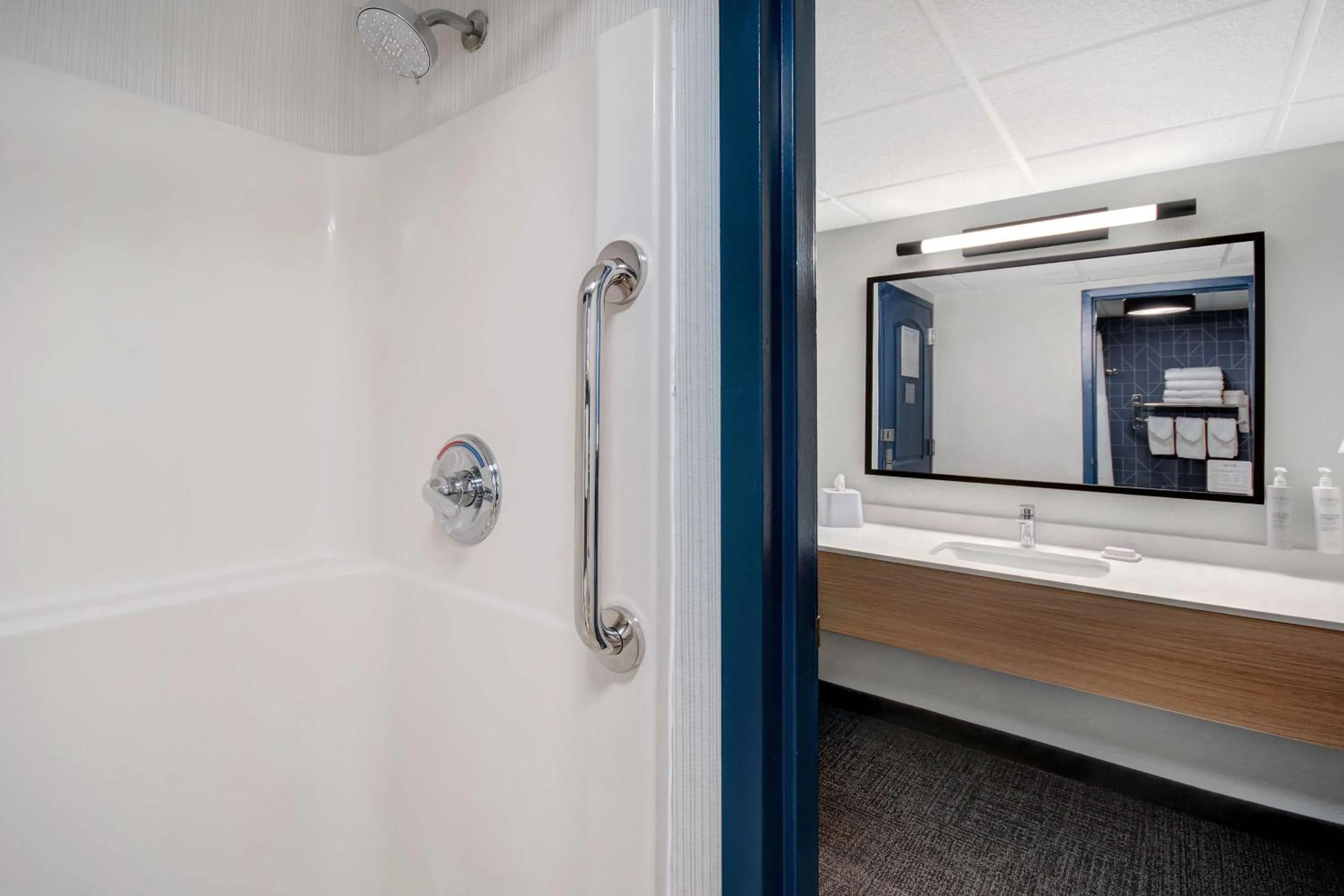 Bathroom in Spark By Hilton Rochester University Area