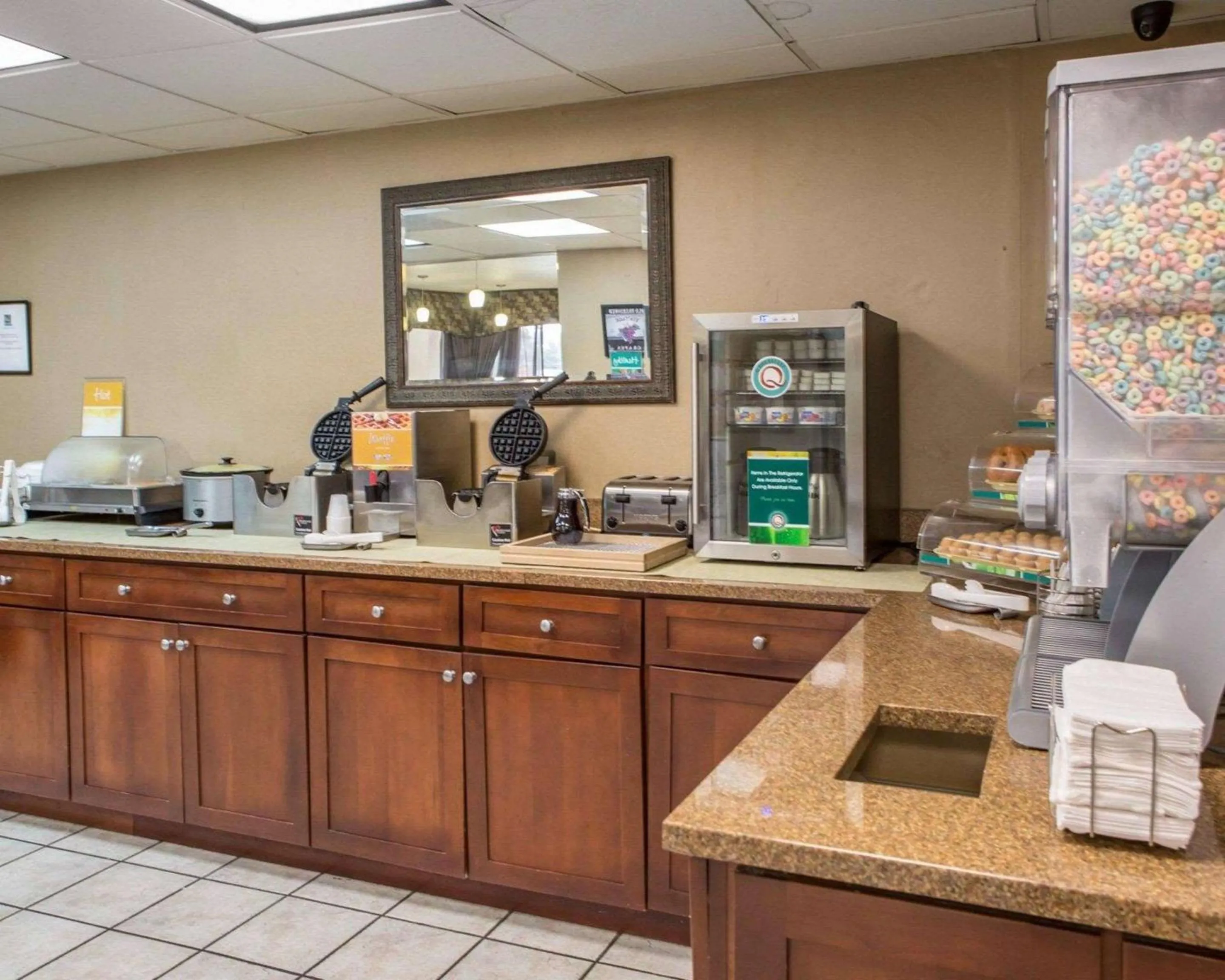 Restaurant/places to eat in Quality Inn Merchants Drive