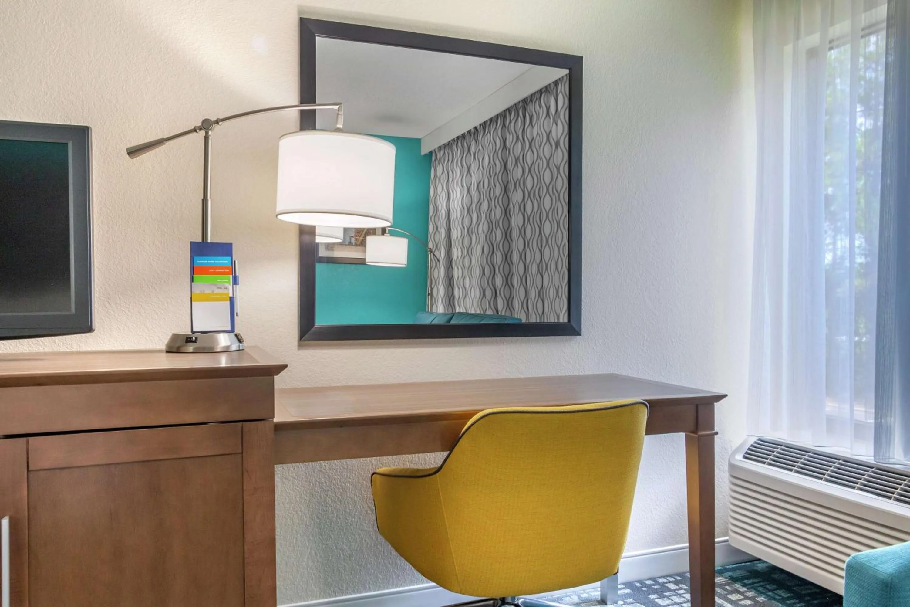 Bedroom in Hampton Inn Adel