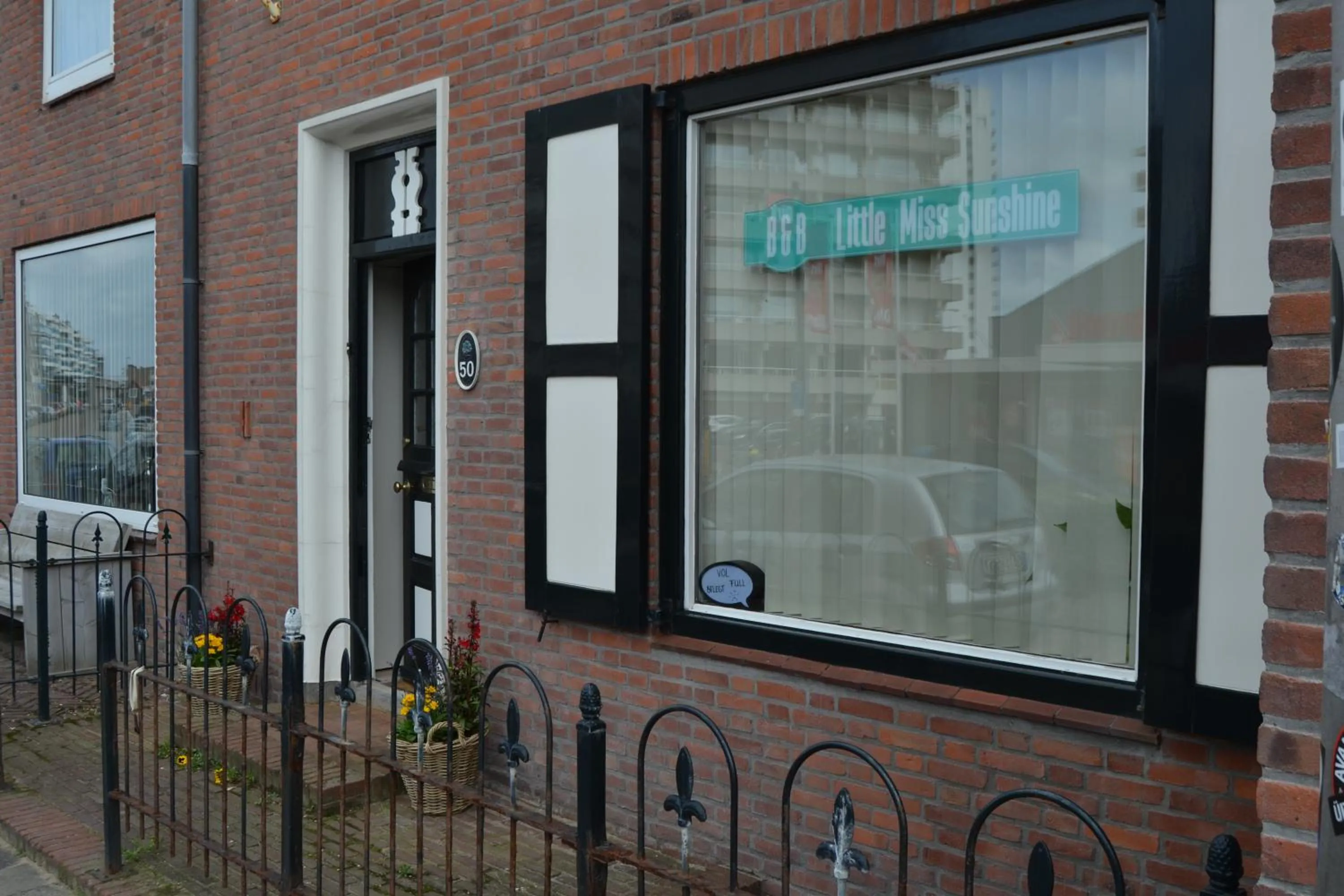 B&B Little Miss Sunshine