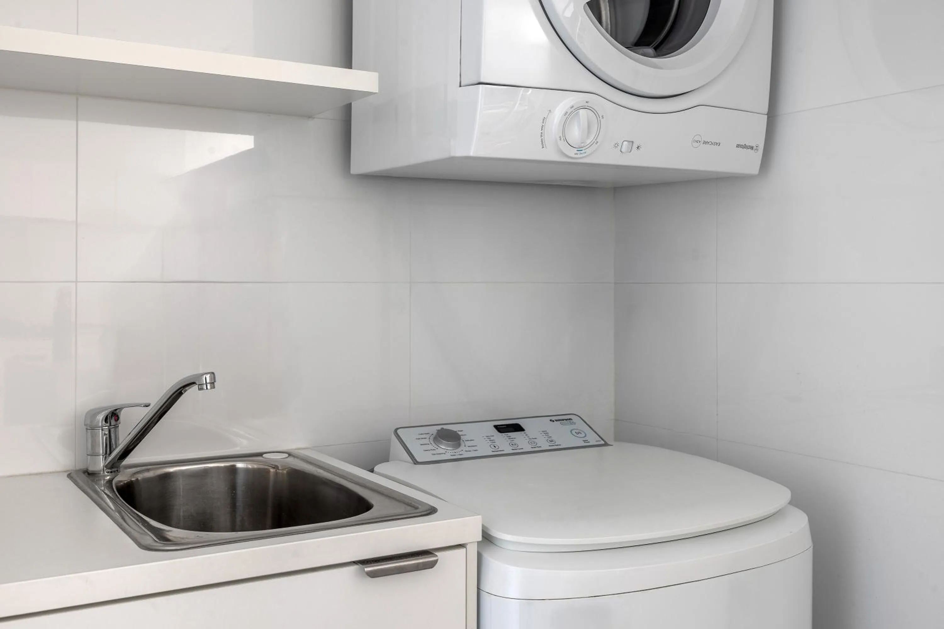 laundry in Peppers Broadbeach