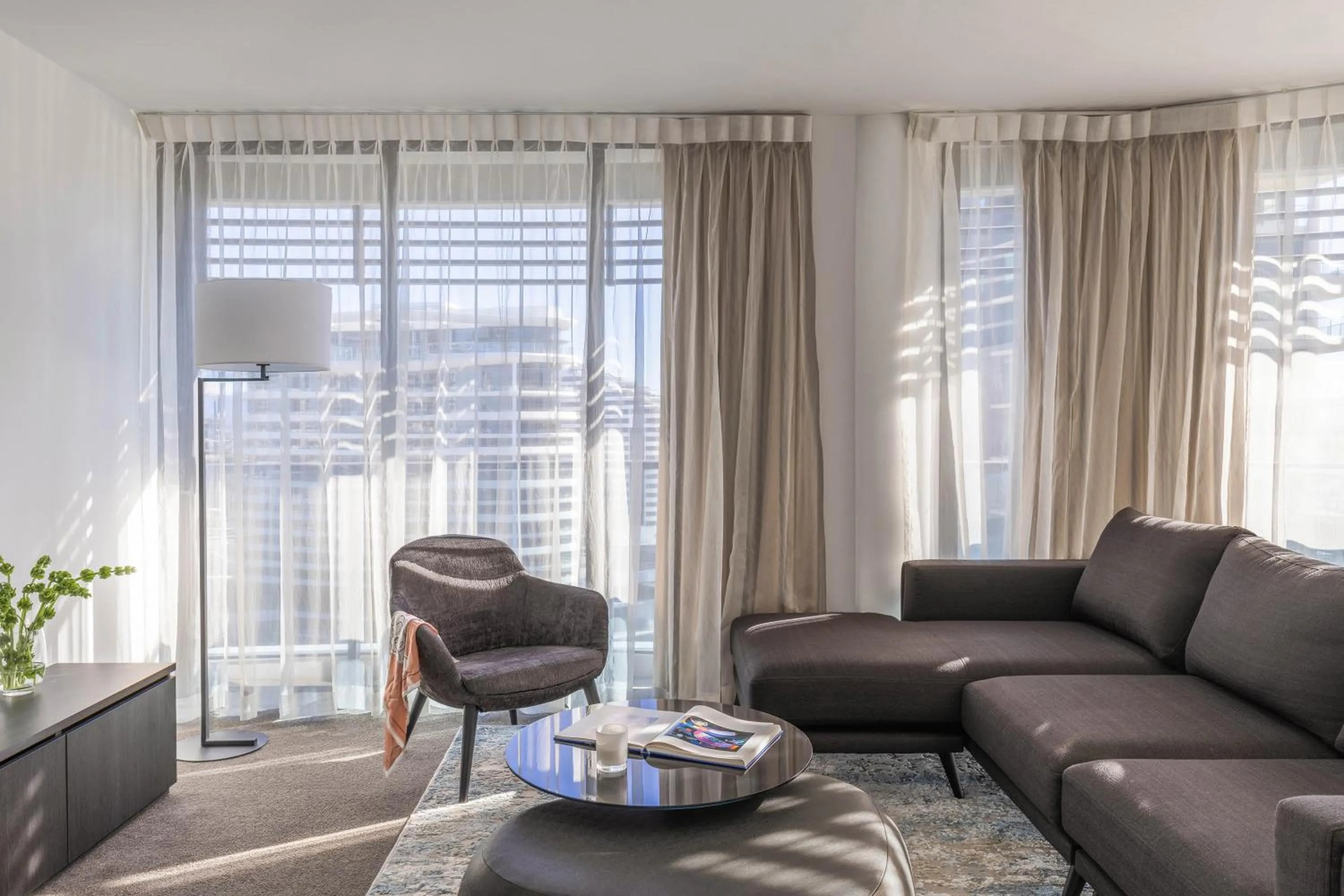 Living room in Peppers Broadbeach