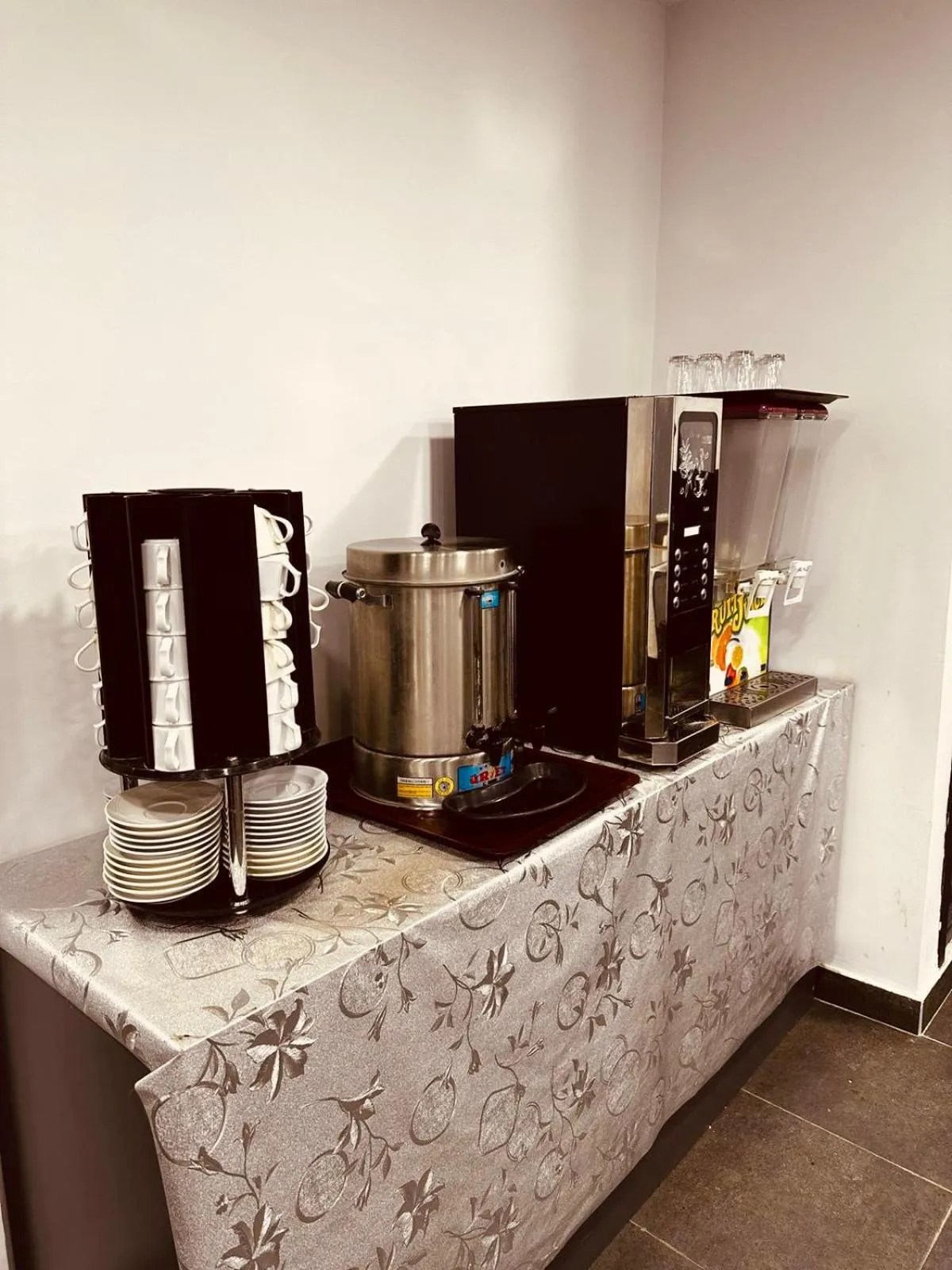 Coffee/tea facilities in Malkoç Hotel