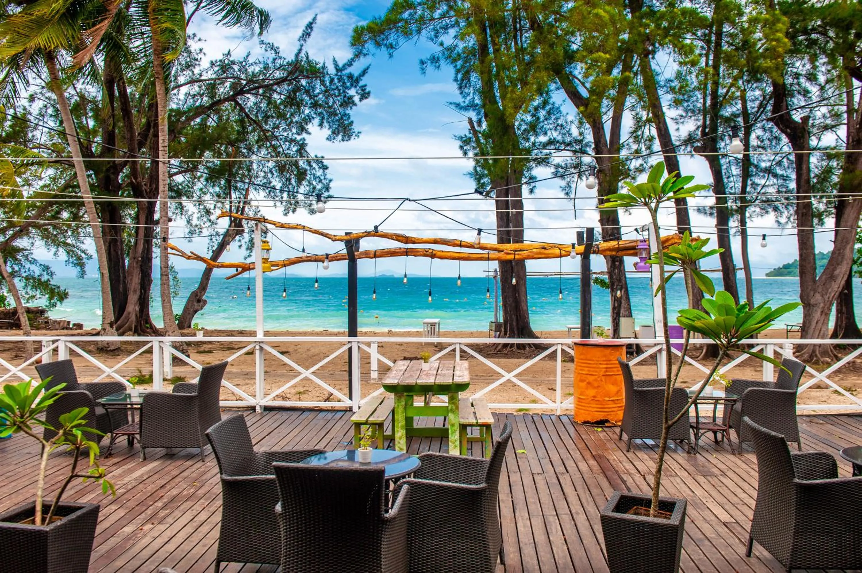 Restaurant/places to eat in Sutera Sanctuary Lodges At Manukan Island