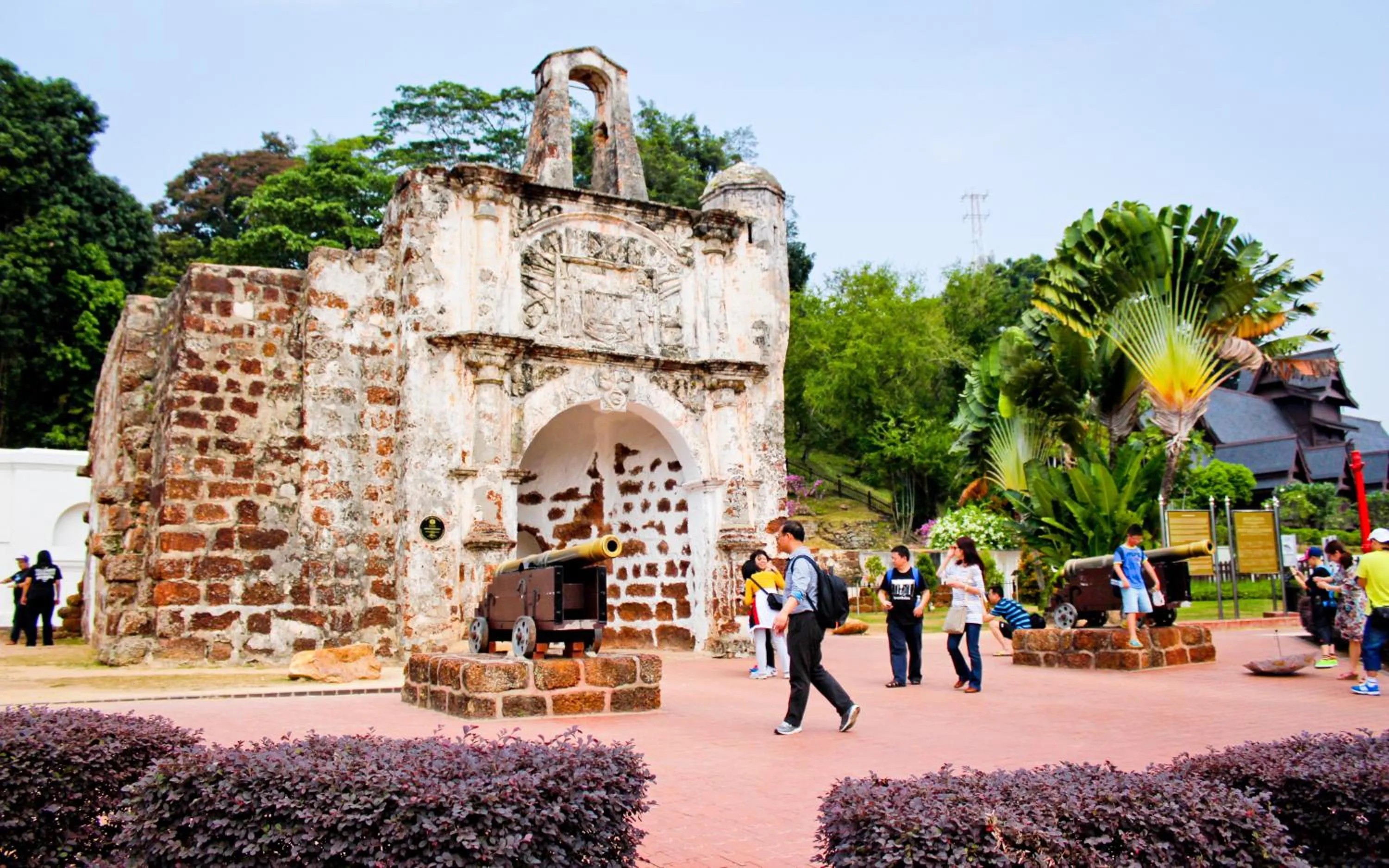 Area and facilities in Hallmark Leisure Hotel