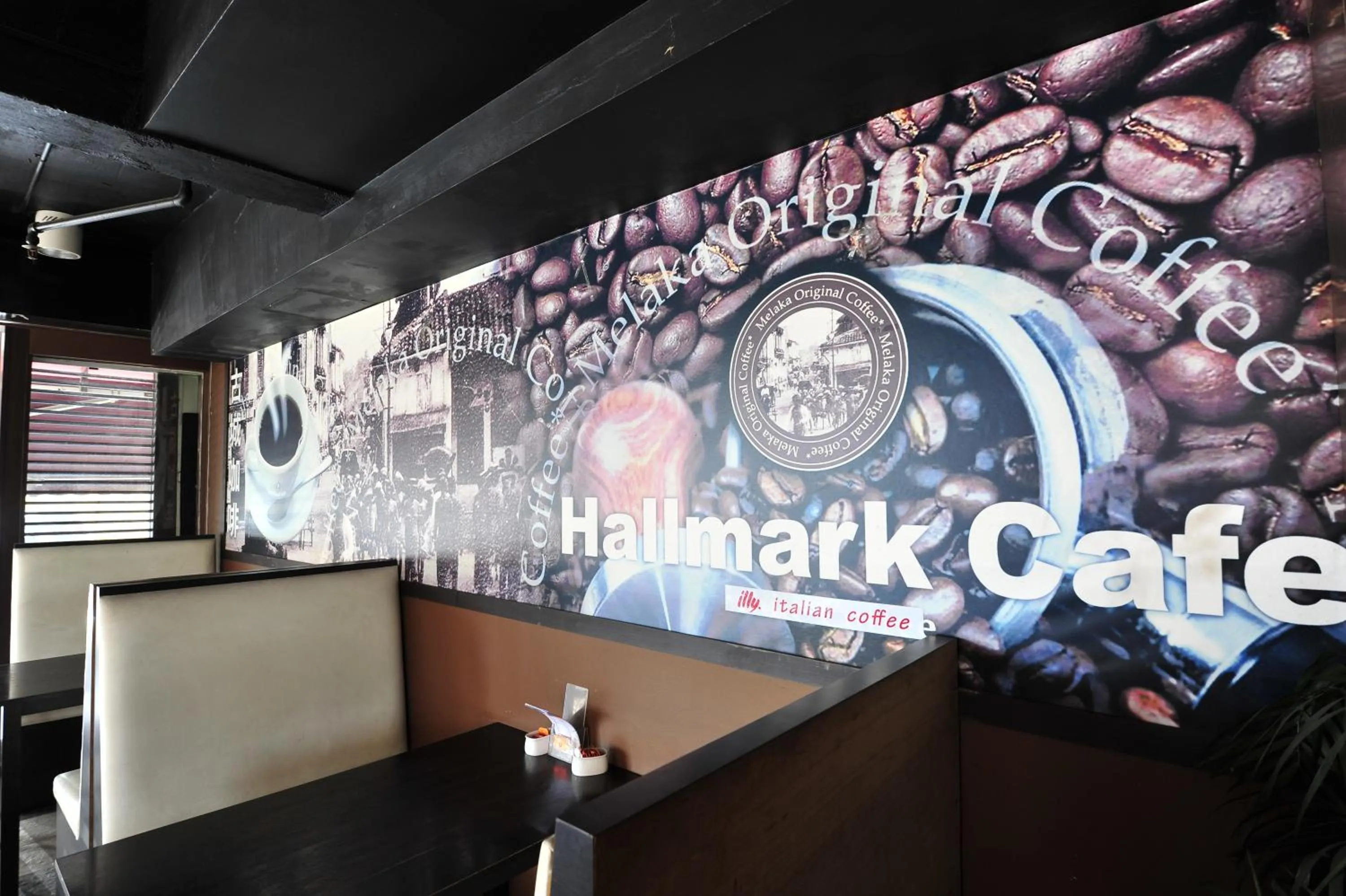 Restaurant/places to eat in Hallmark Leisure Hotel