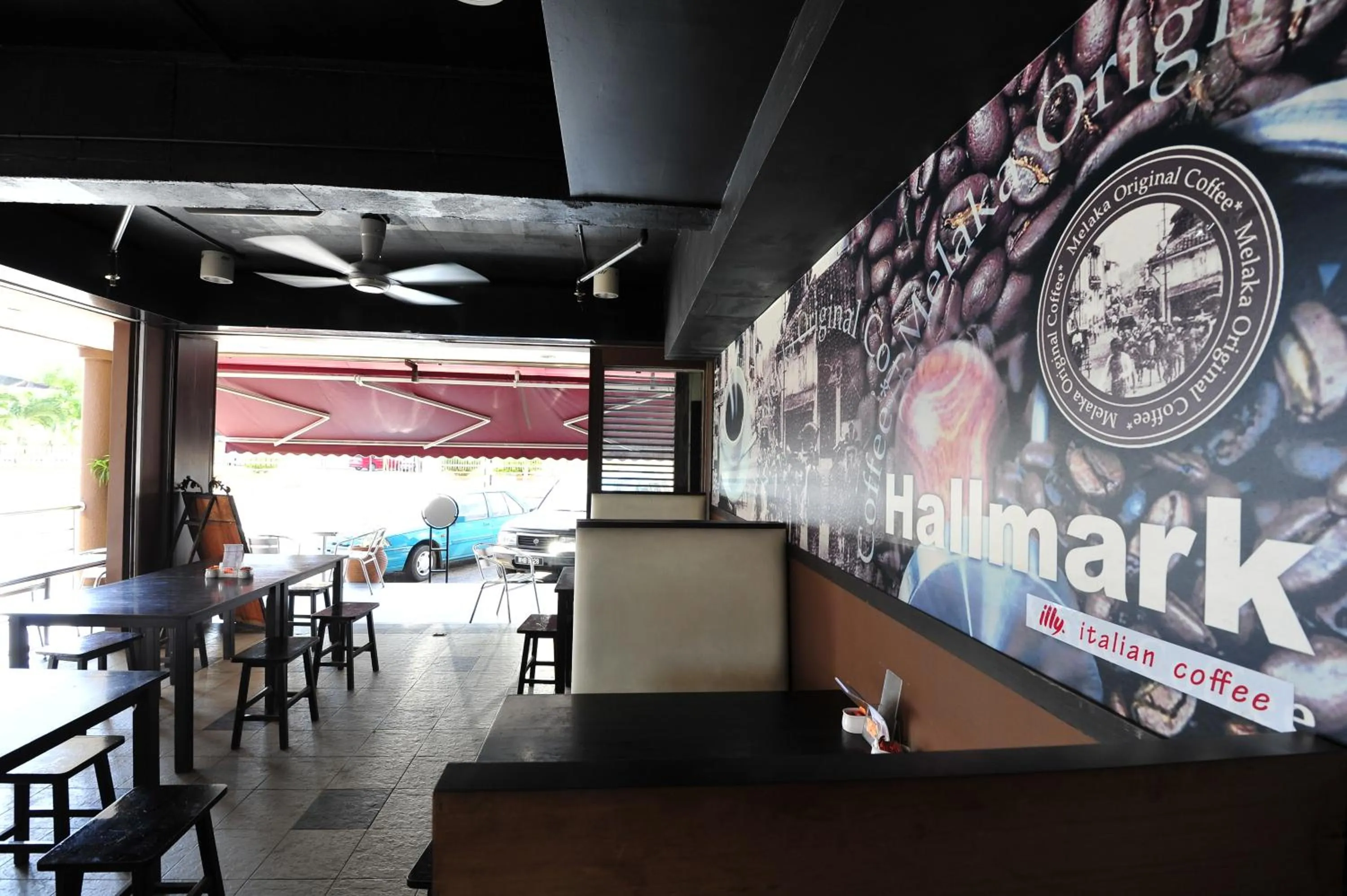 Restaurant/places to eat in Hallmark Leisure Hotel