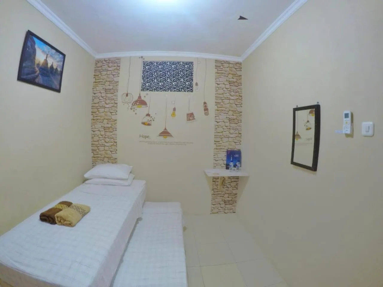 Bed in nDalem Eyang Dwijo