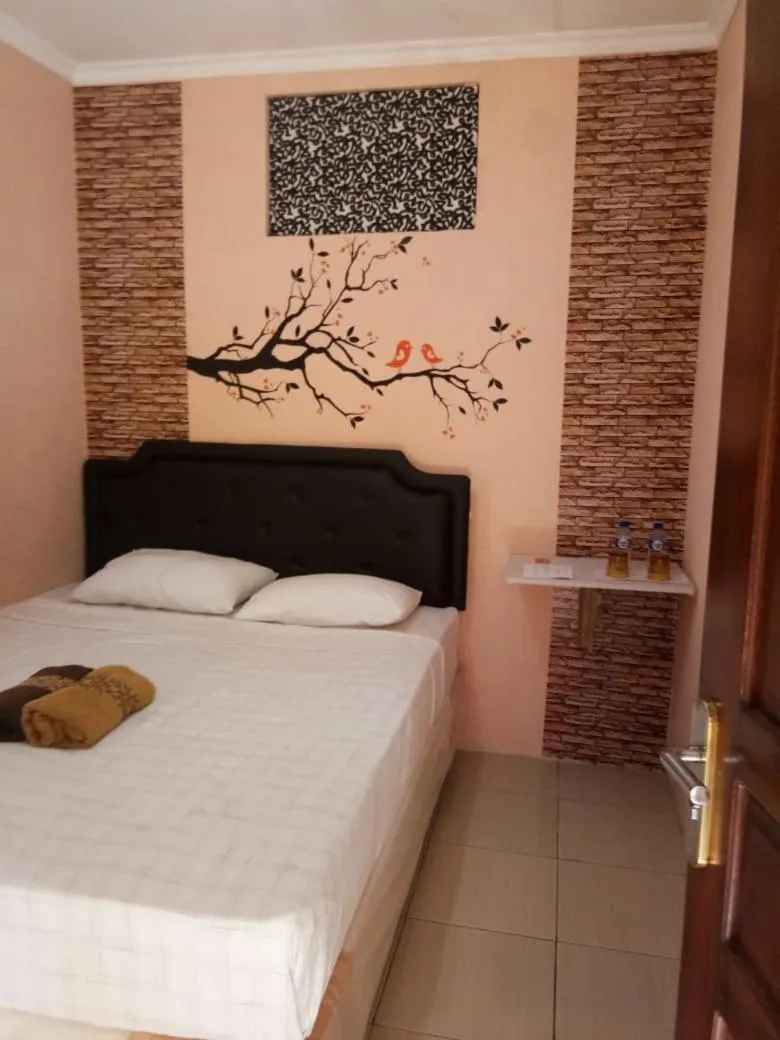 Bed in nDalem Eyang Dwijo