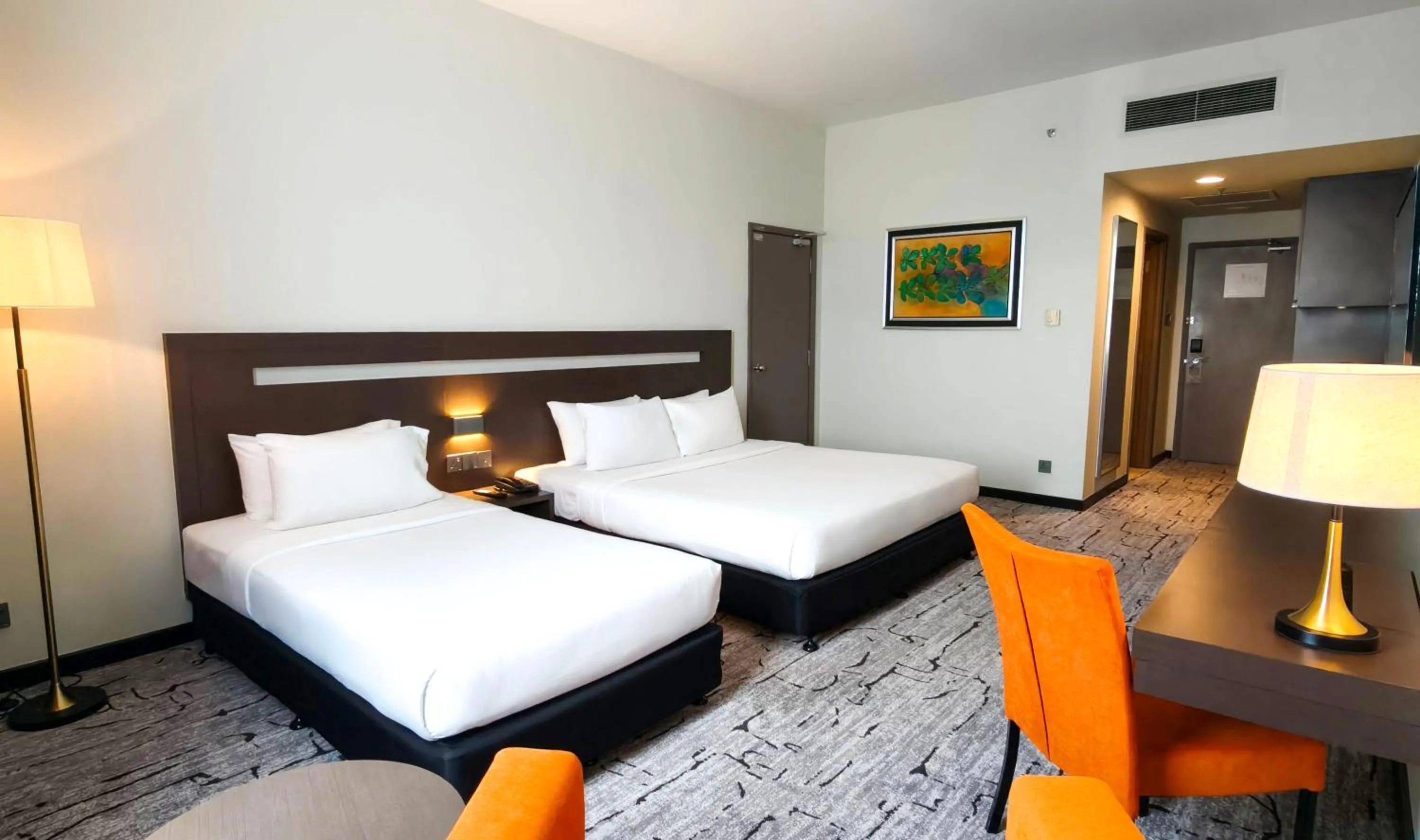 Bed in Premiere Hotel - Complimentary Shuttle to Klang Wholesale Market