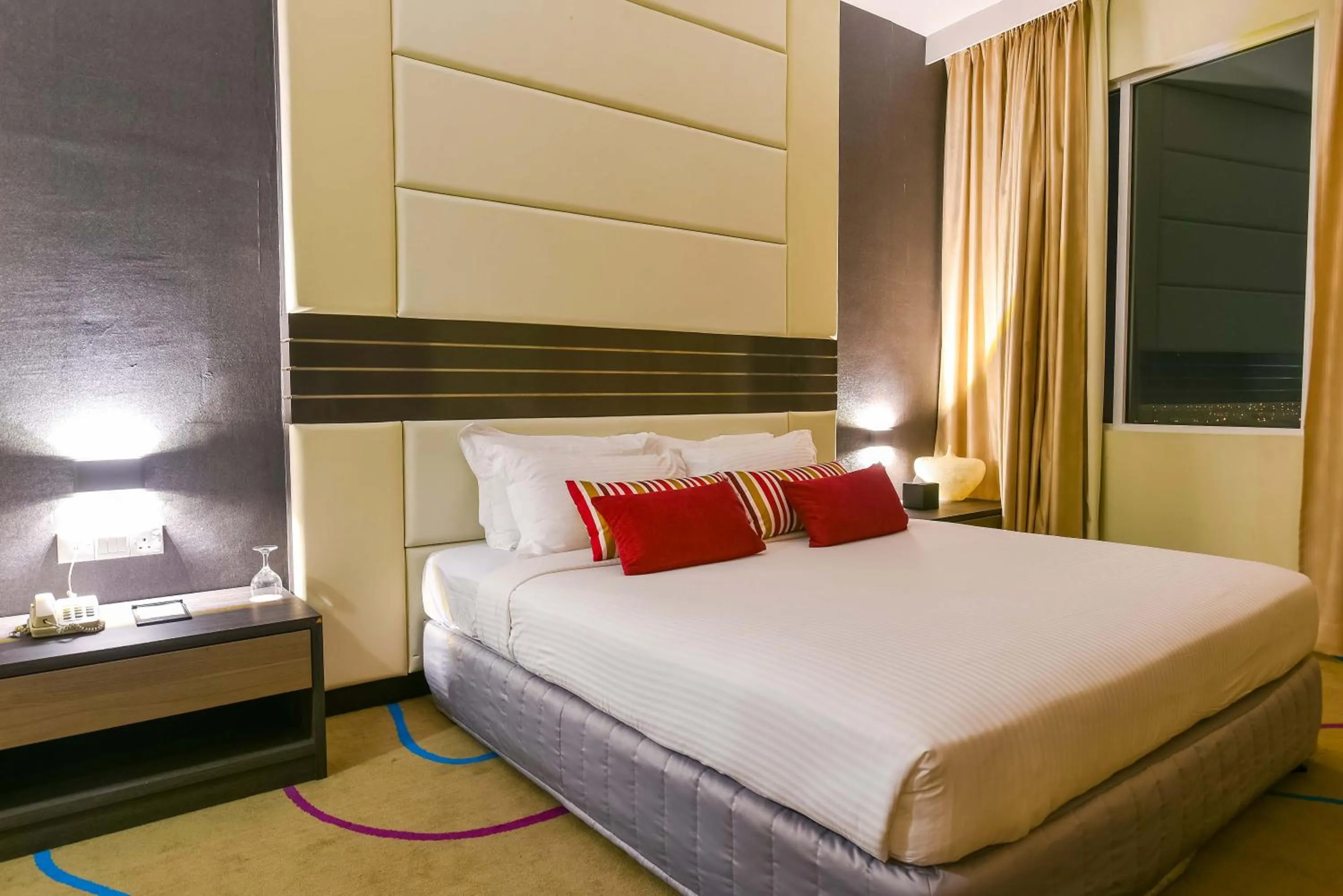 Photo of the whole room, Bed in Premiere Hotel - Complimentary Shuttle to Klang Wholesale Market