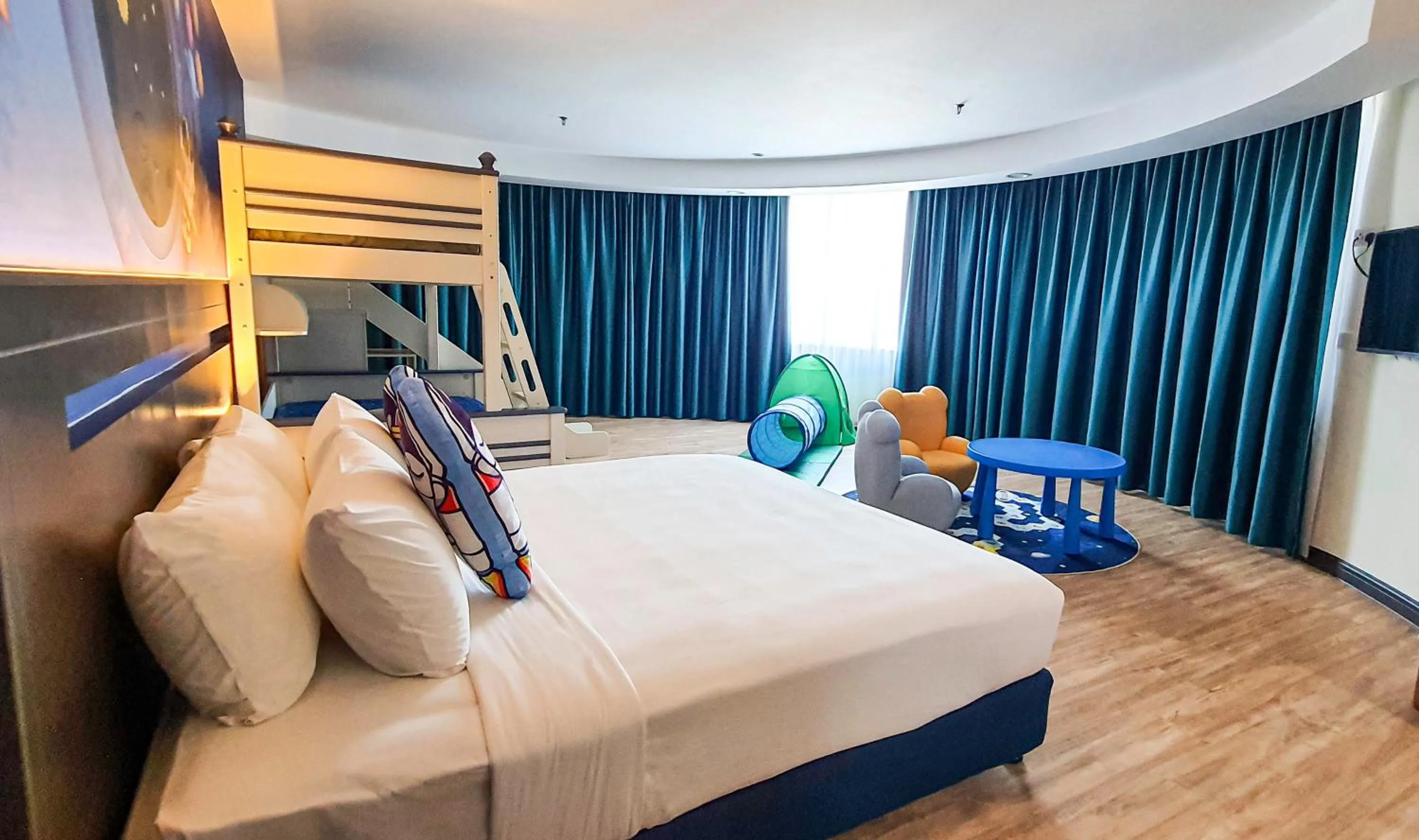 Bed in Premiere Hotel - Complimentary Shuttle to Klang Wholesale Market