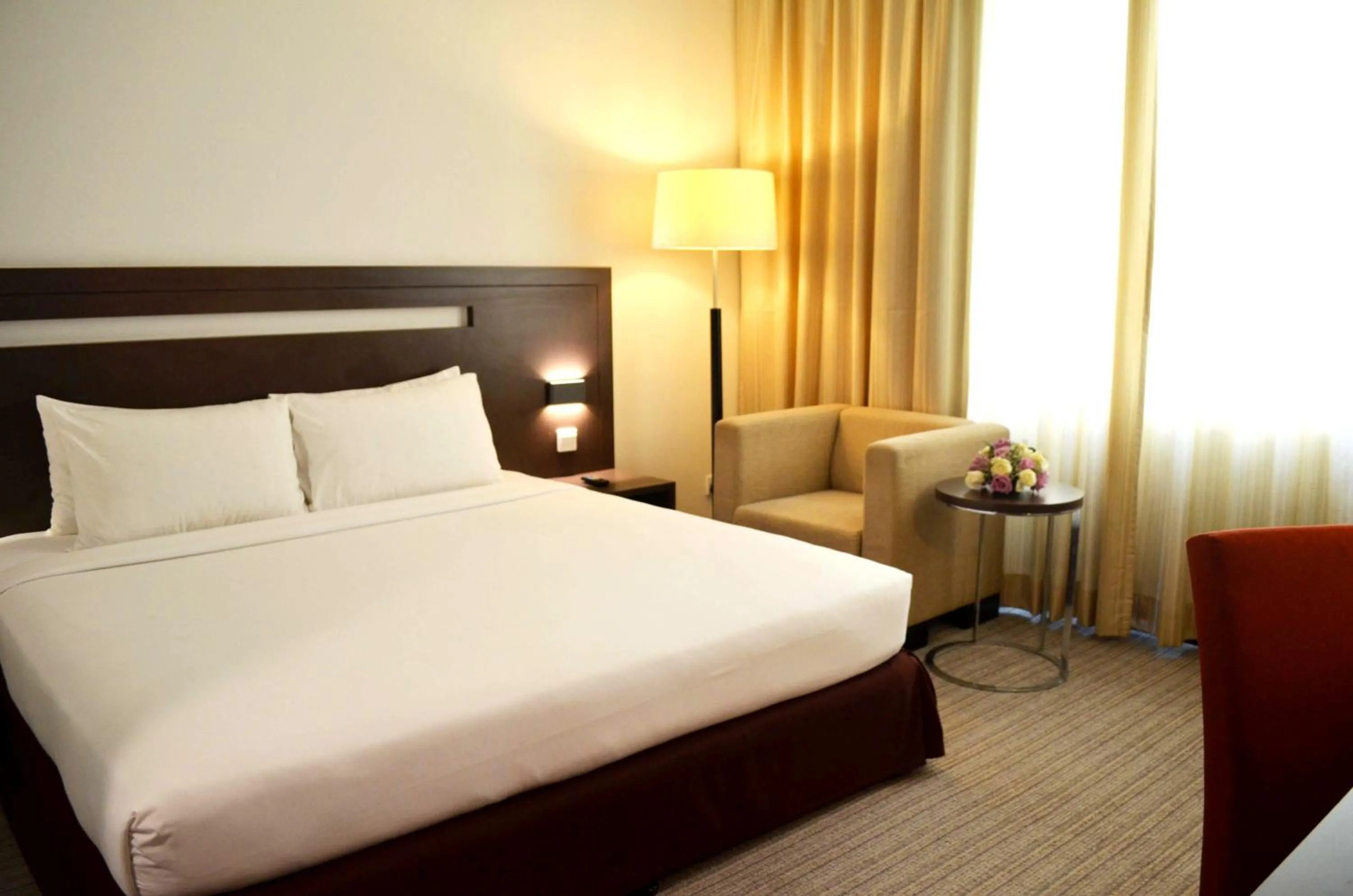 Bed in Premiere Hotel - Complimentary Shuttle to Klang Wholesale Market