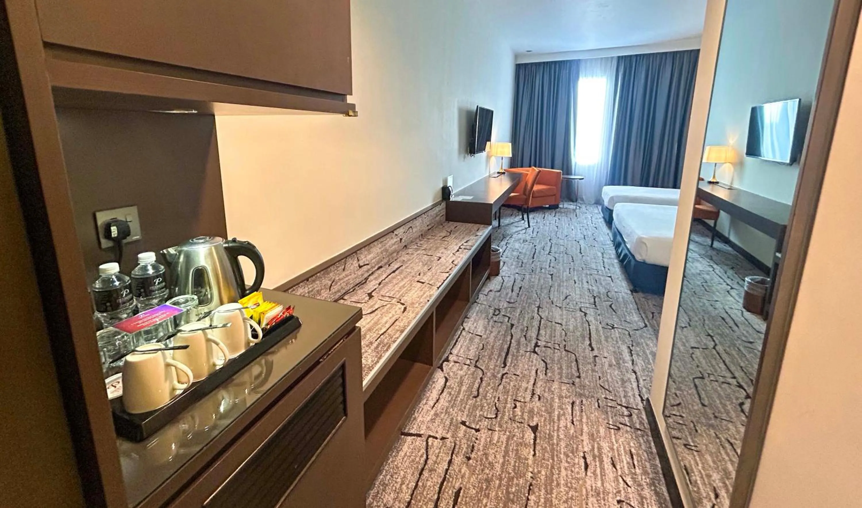 Bed in Premiere Hotel - Complimentary Shuttle to Klang Wholesale Market