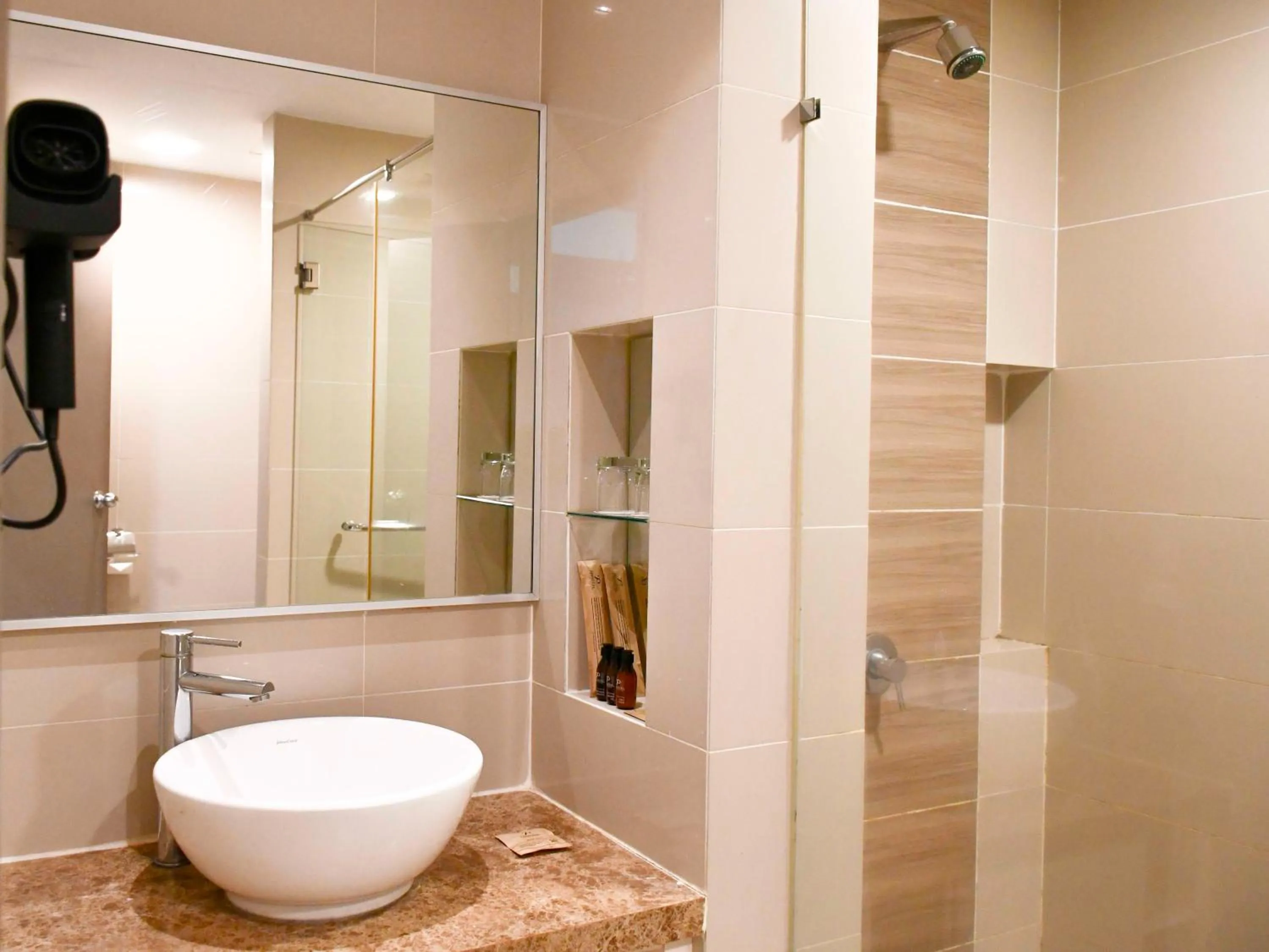 Premiere Hotel - Complimentary Shuttle to Klang Wholesale Market