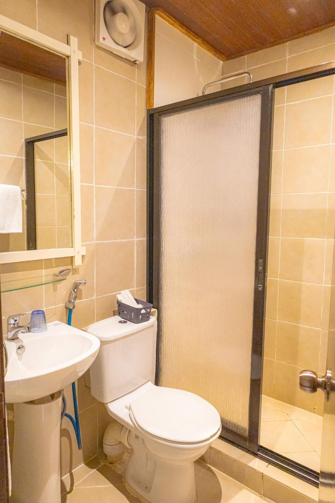 Shower in Sutera Sanctuary Lodges At Kinabalu Park