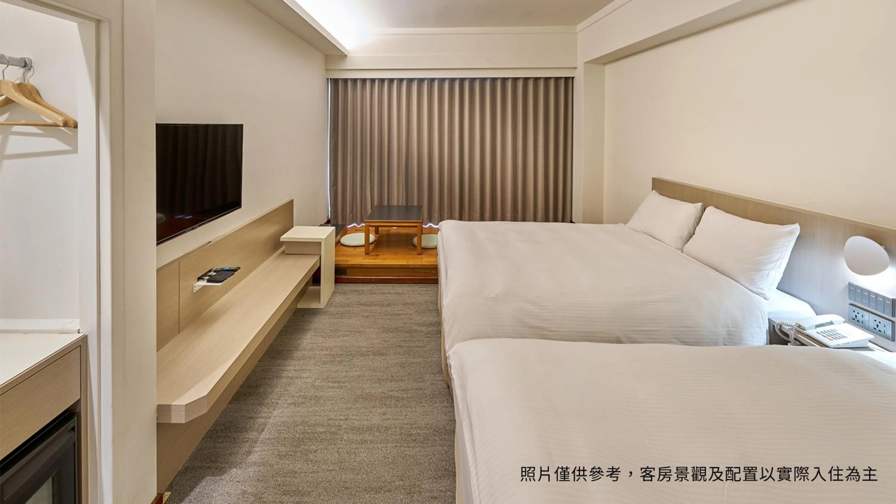 Photo of the whole room, Bed in Howard Lake Resort Shihmen Dam