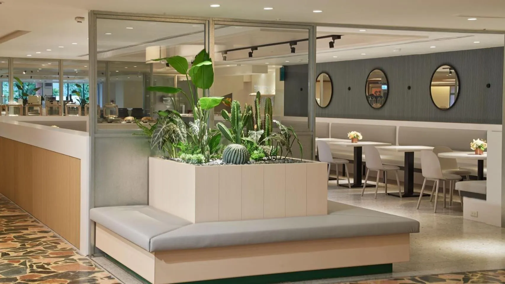 Restaurant/places to eat in Howard Lake Resort Shihmen Dam