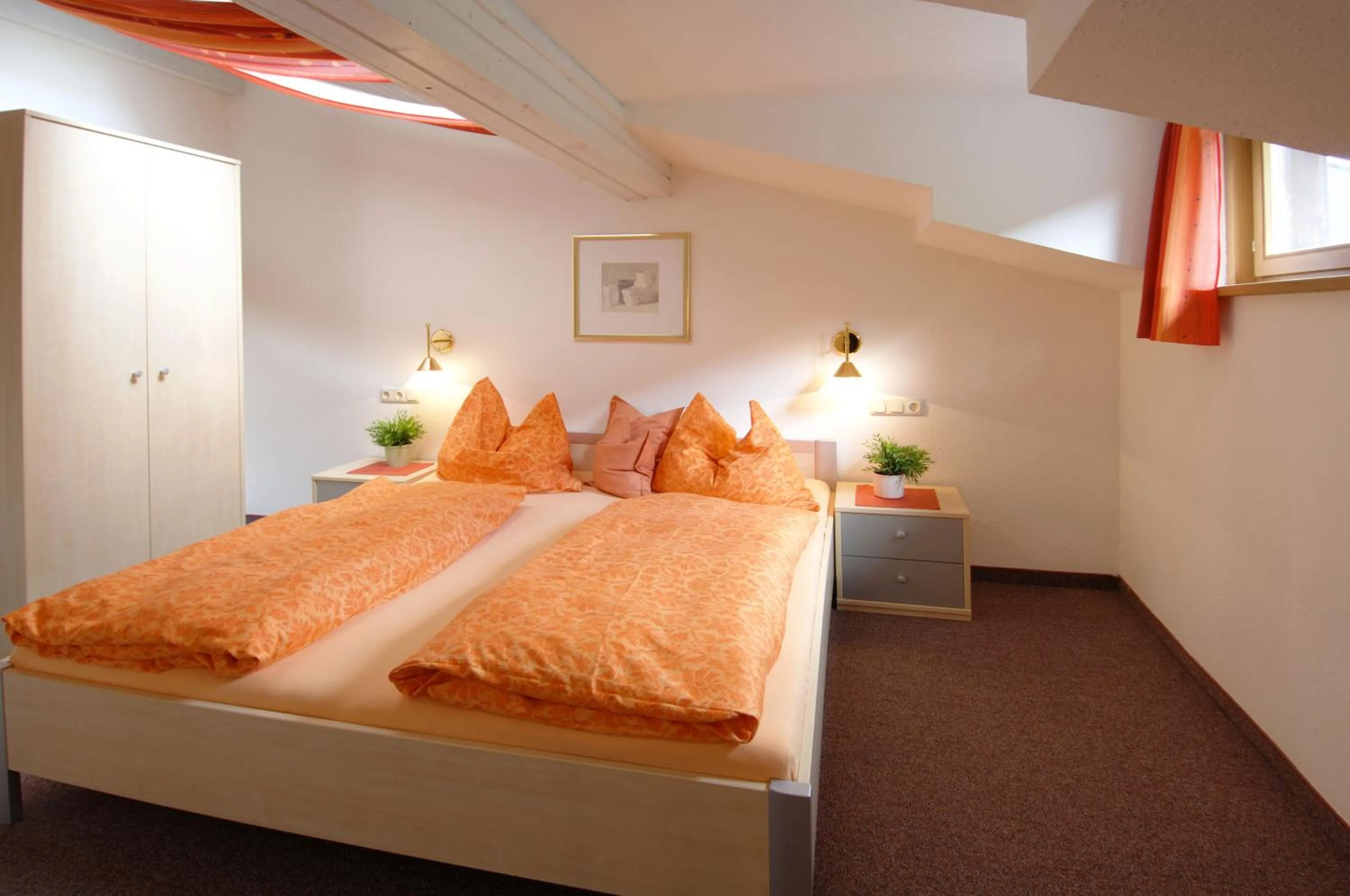 Photo of the whole room, Bed in Das Stoaberg