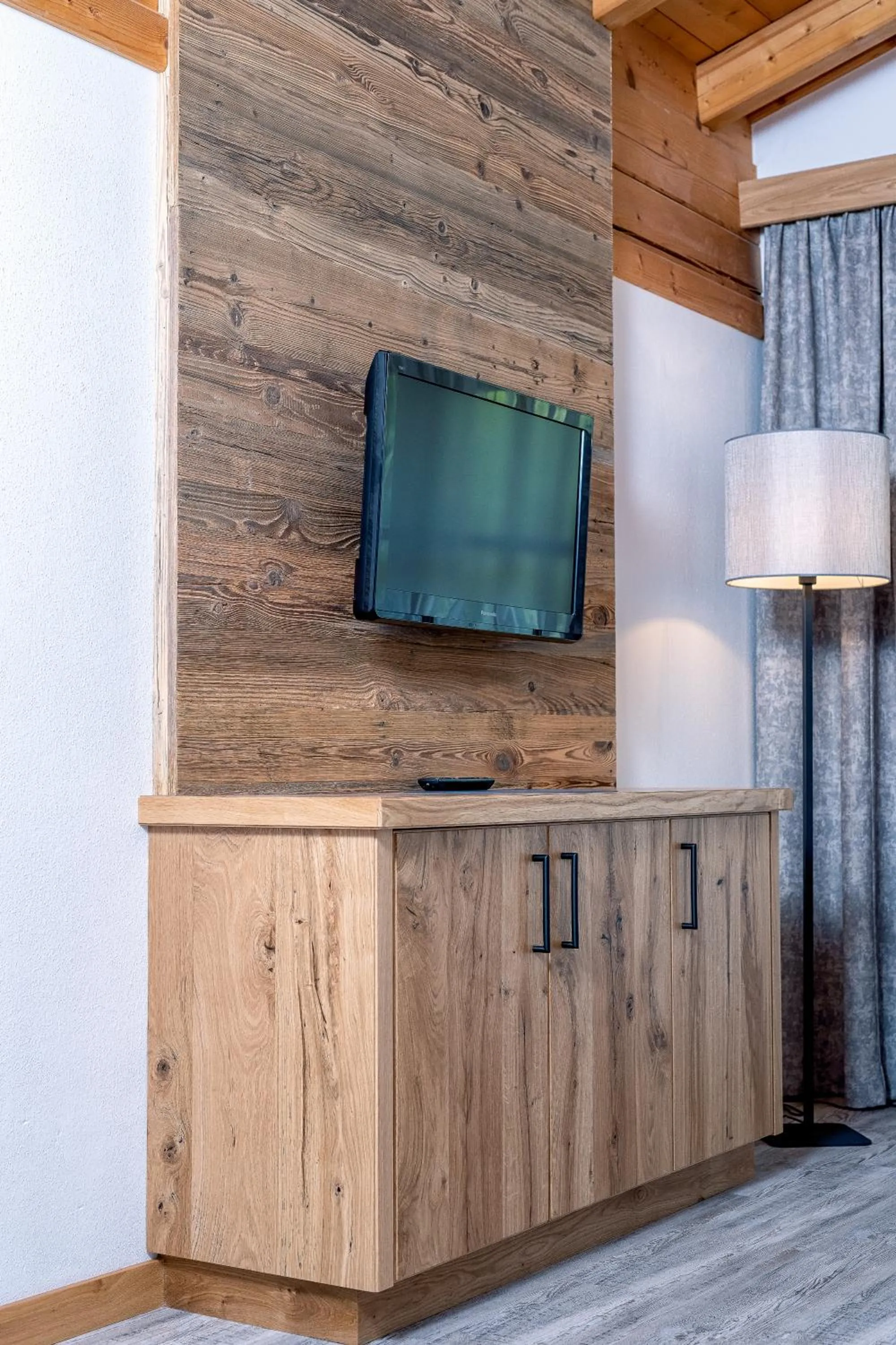 TV and multimedia in Das Stoaberg