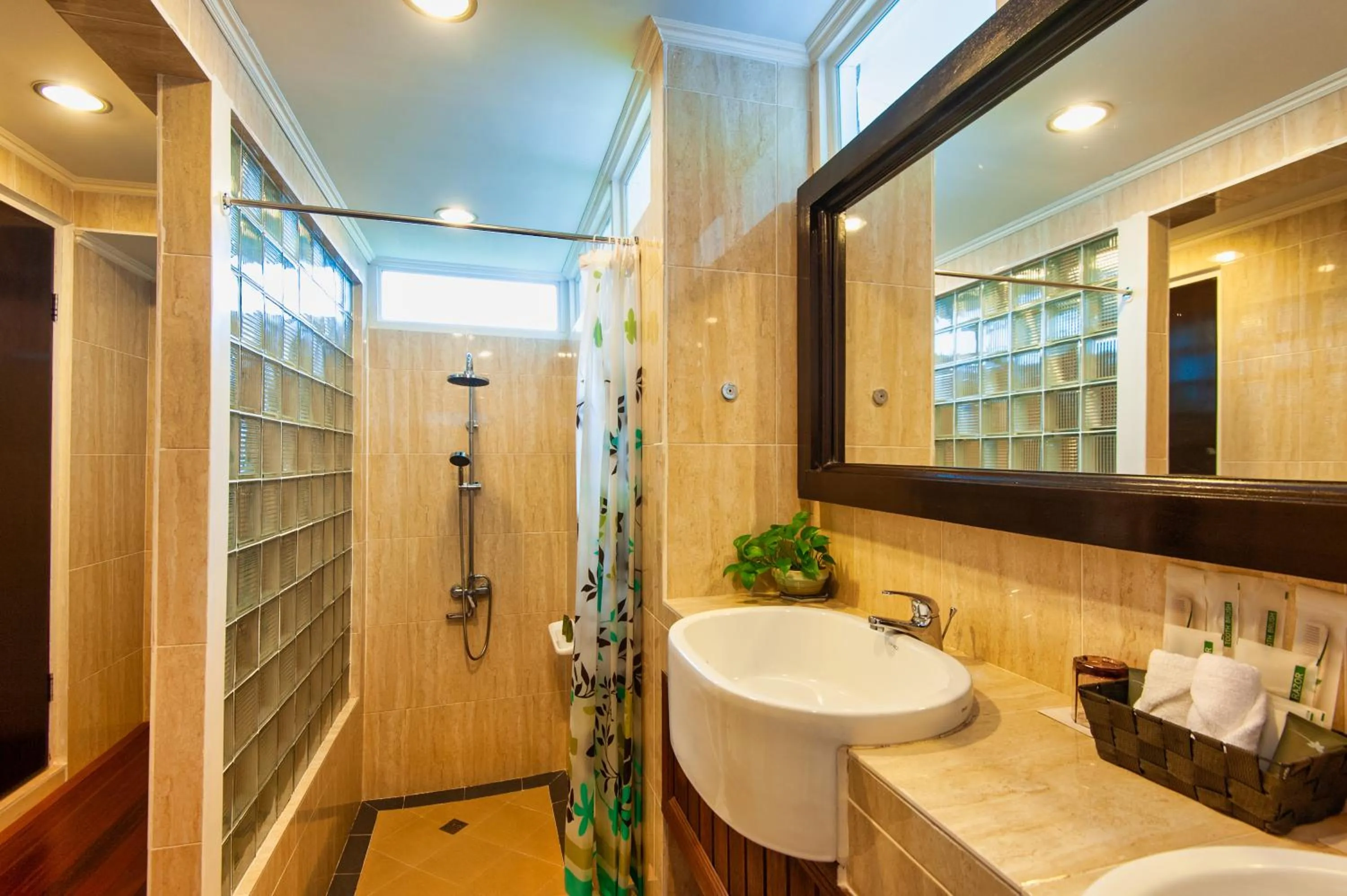 Shower in Sutera Sanctuary Lodges At Poring Hot Springs