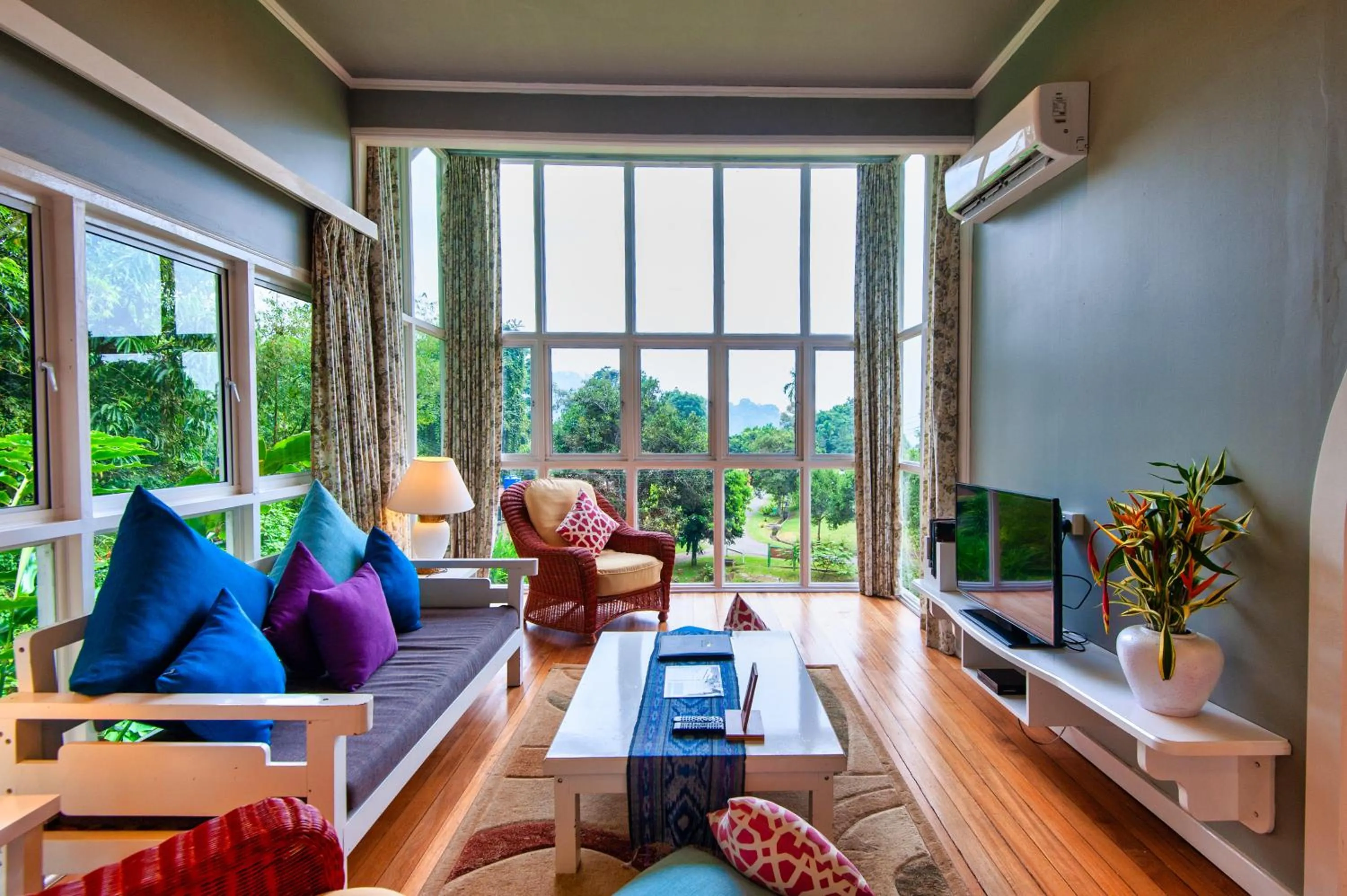 TV and multimedia in Sutera Sanctuary Lodges At Poring Hot Springs