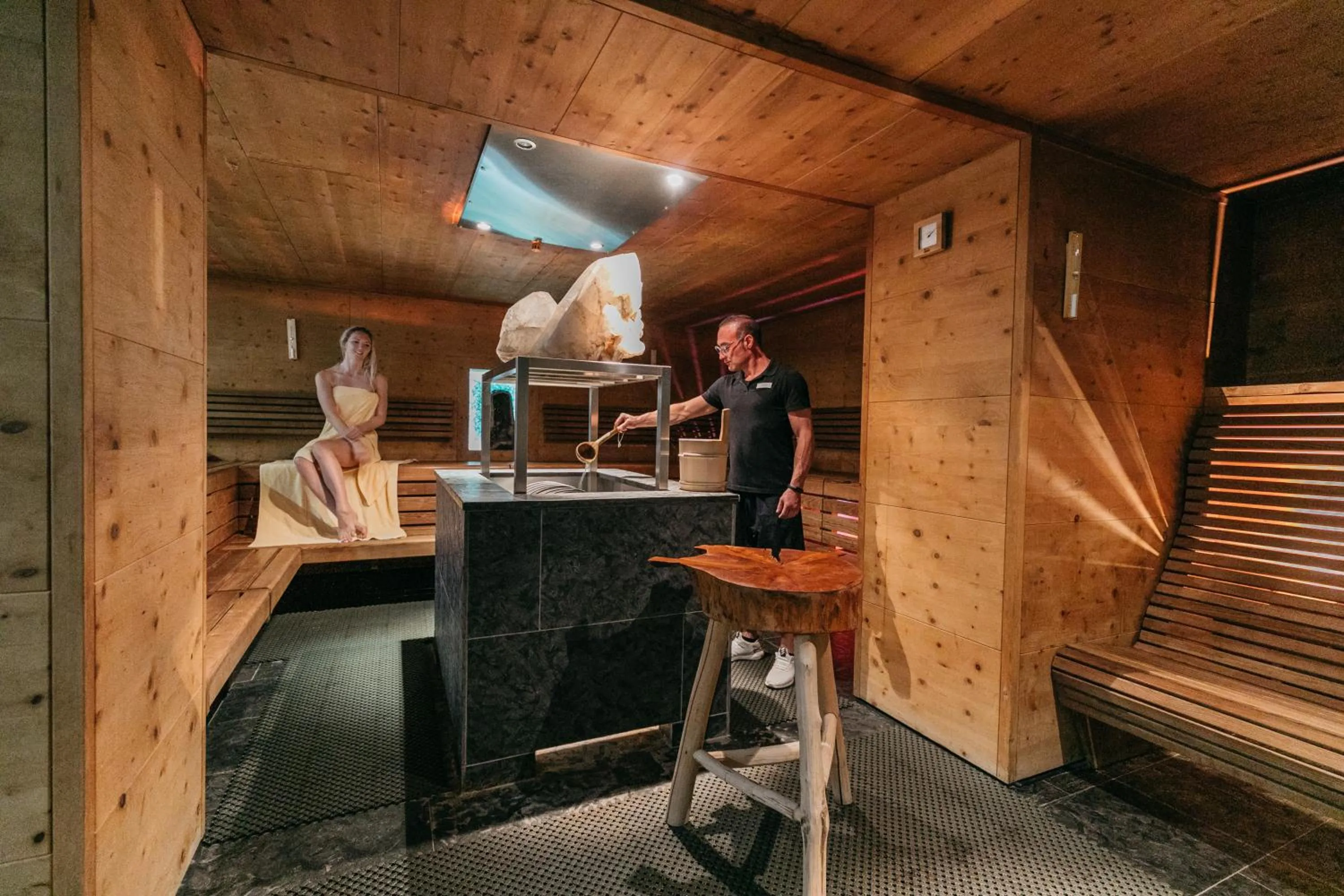 Sauna in Stammhaus im Hotel Alpine Palace