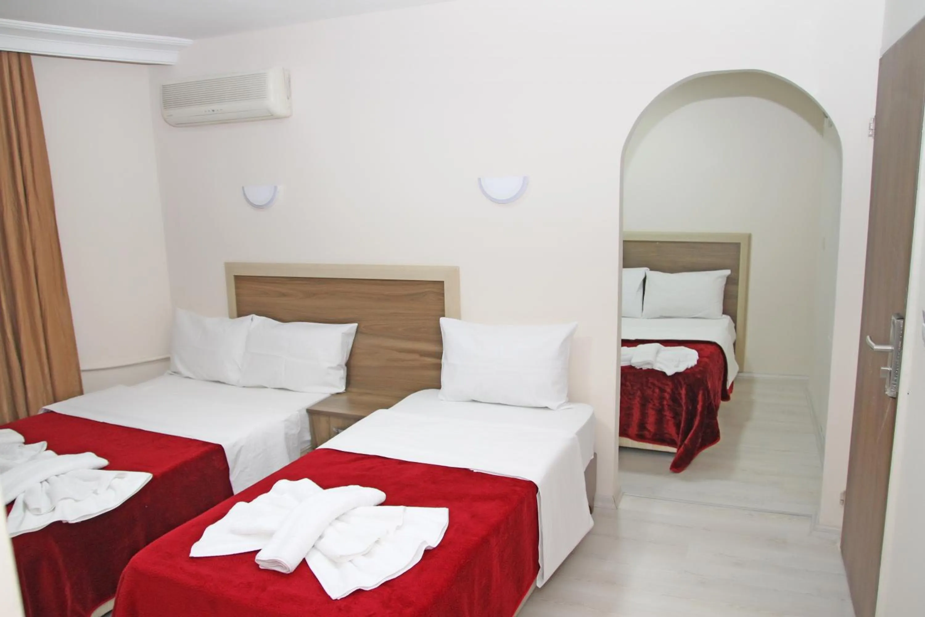 Bed in Hotel Marina City