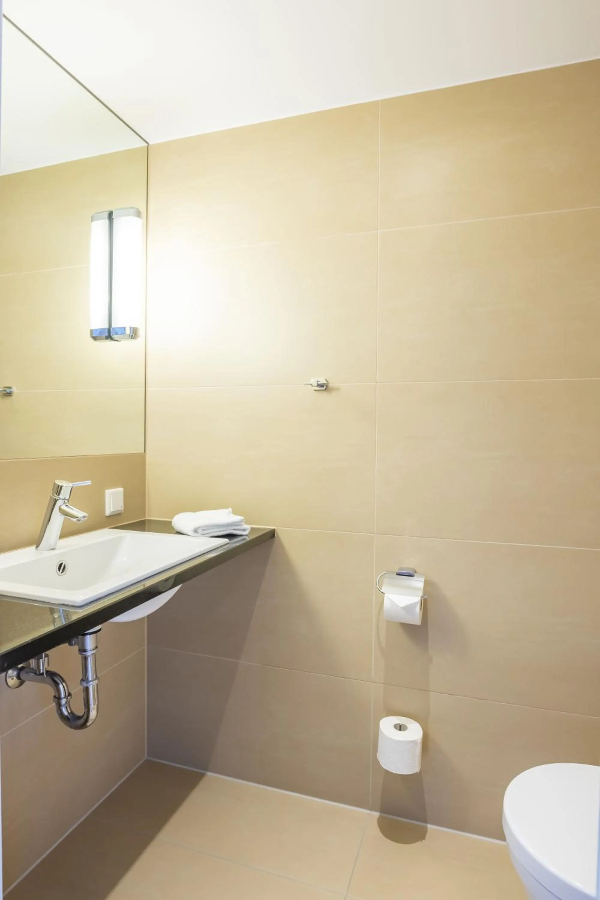 Bathroom in Hotel IV Jahreszeiten Lübeck