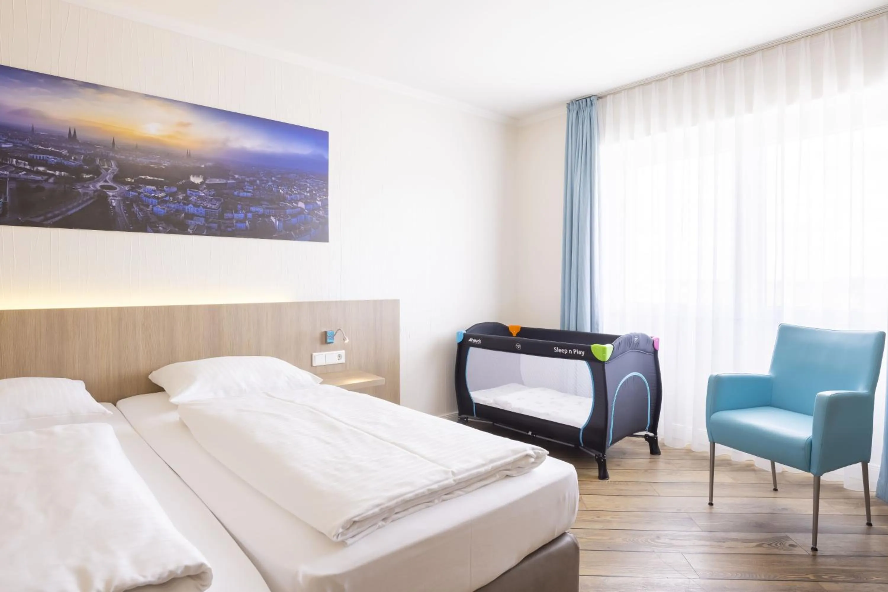 Bed in Hotel IV Jahreszeiten Lübeck