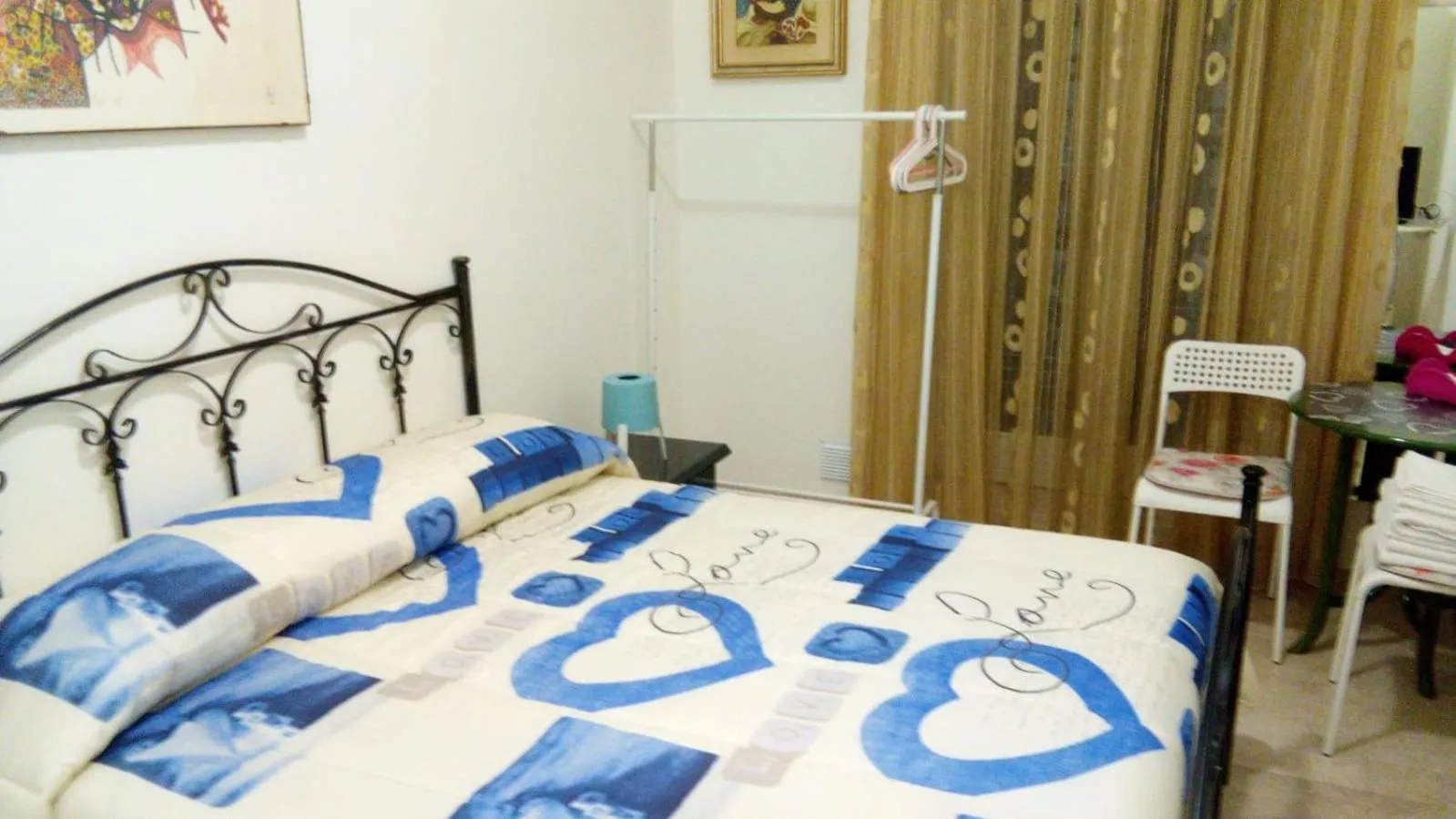 Photo of the whole room, Bed in Sister's love