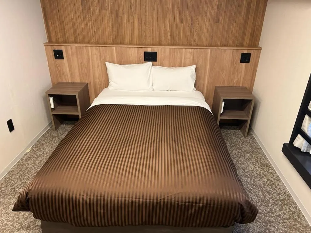 Bed in Belmont Hotel