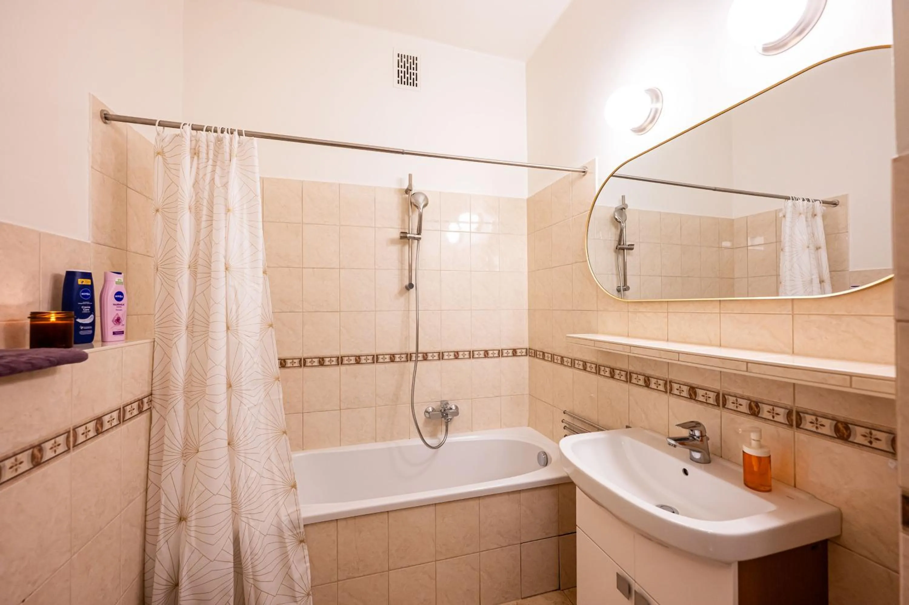 Shower in Trip Apartments