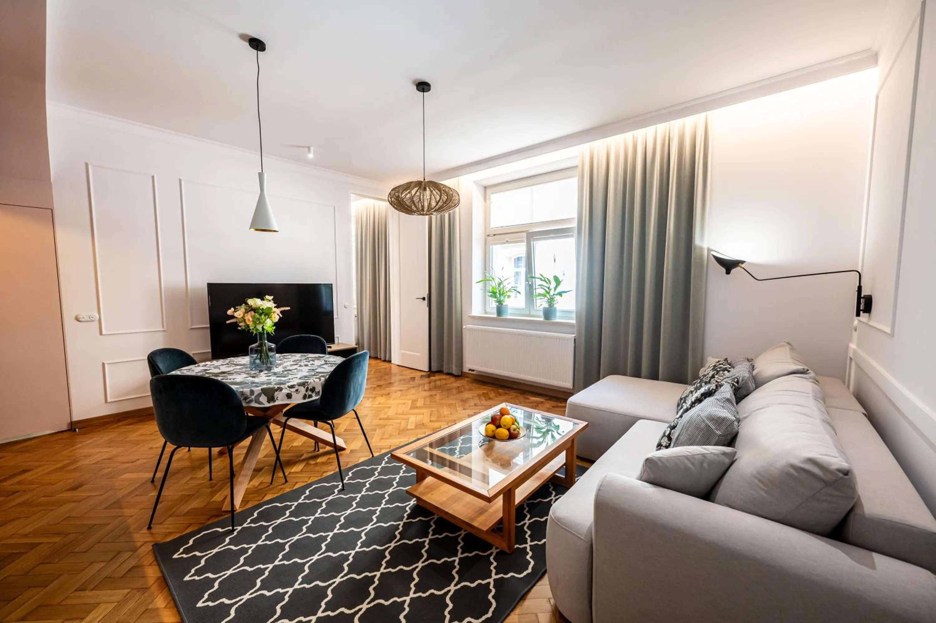 Communal lounge/ TV room in Trip Apartments