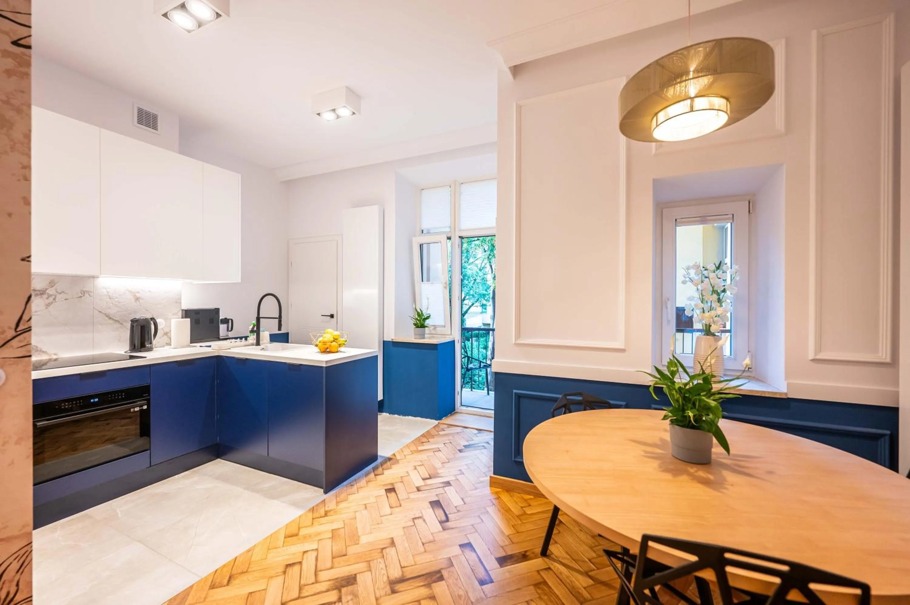 Kitchen or kitchenette, Bed in Trip Apartments