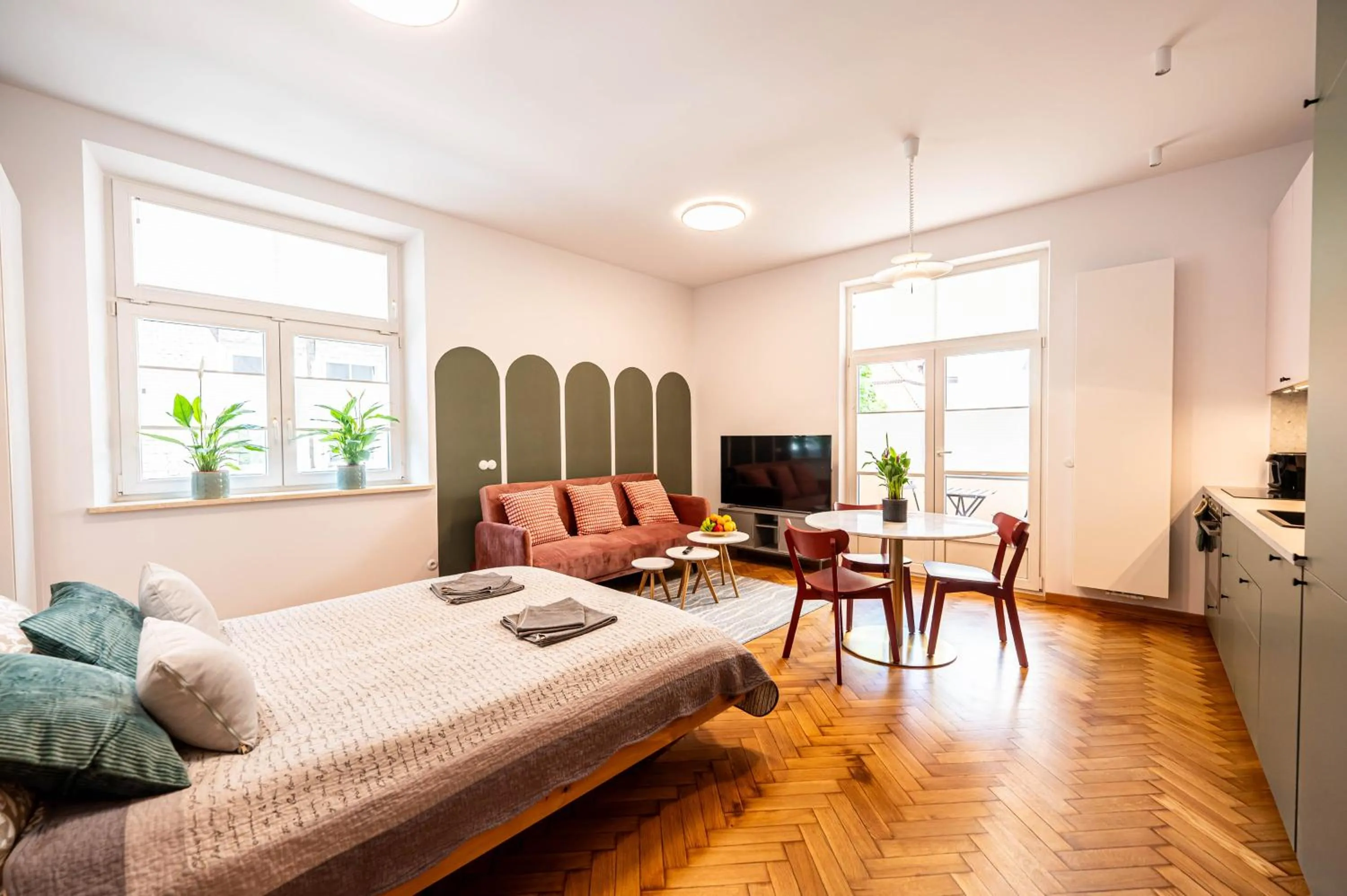 Communal lounge/ TV room in Trip Apartments