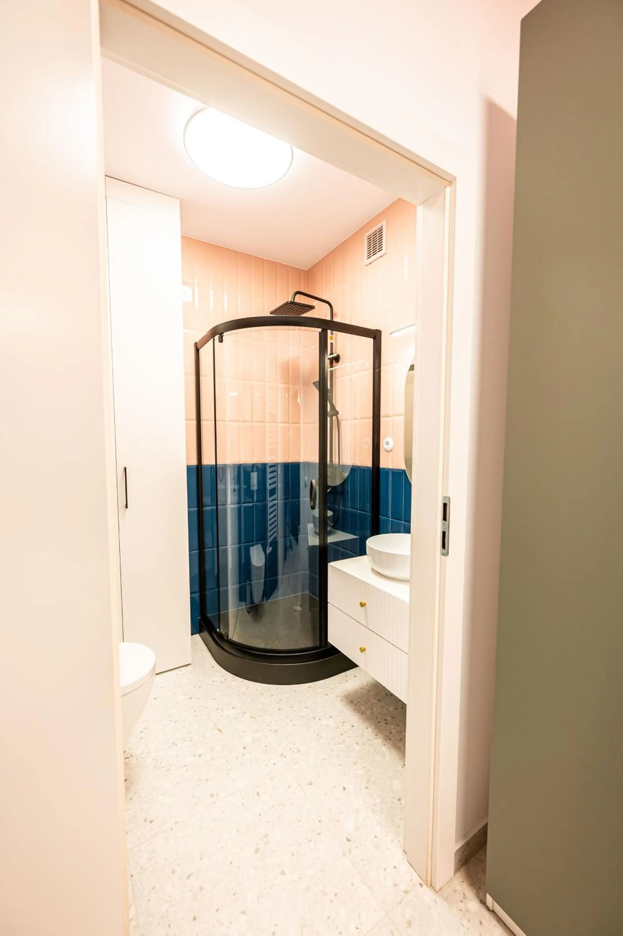 Shower in Trip Apartments