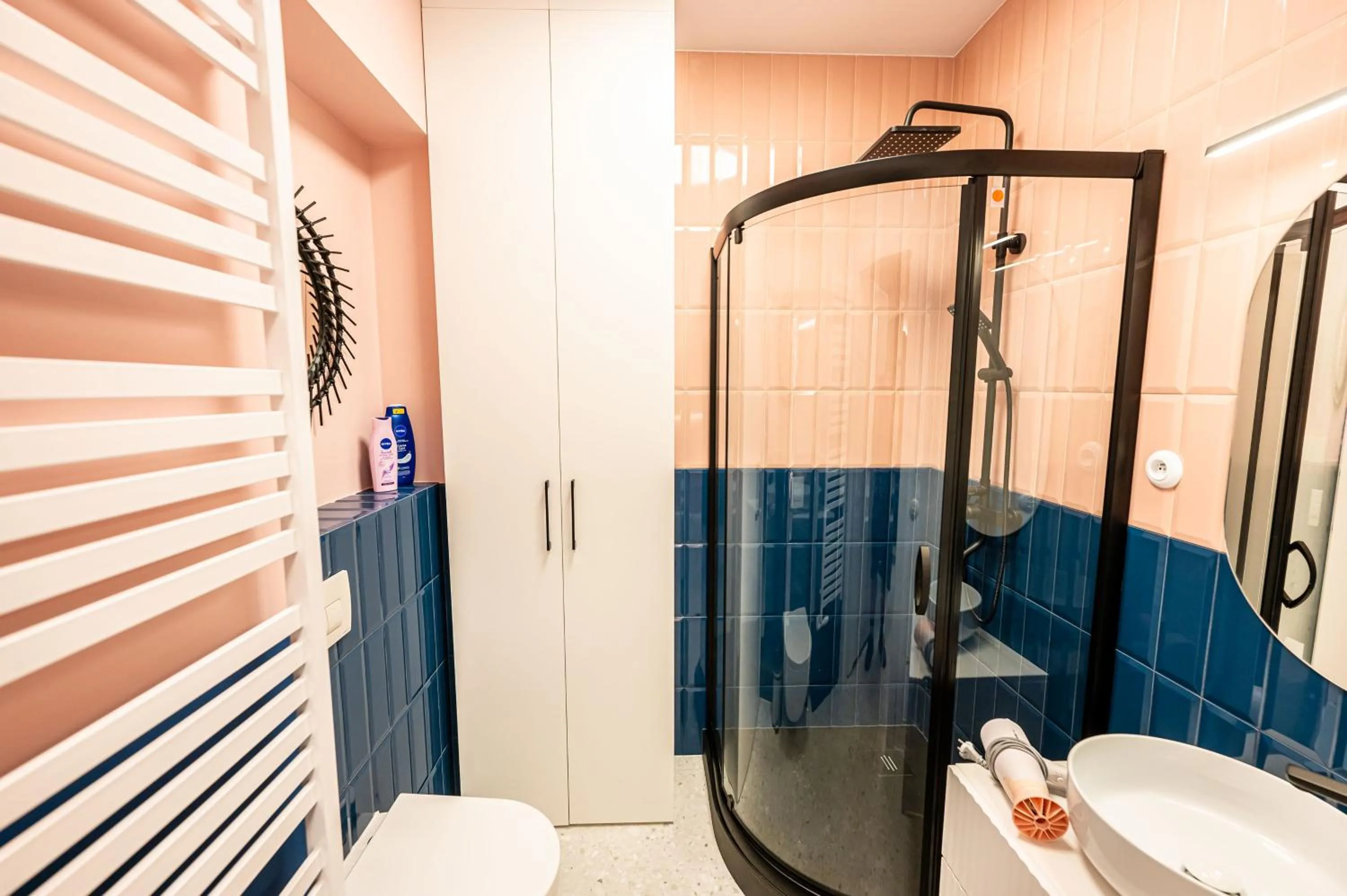 Shower in Trip Apartments