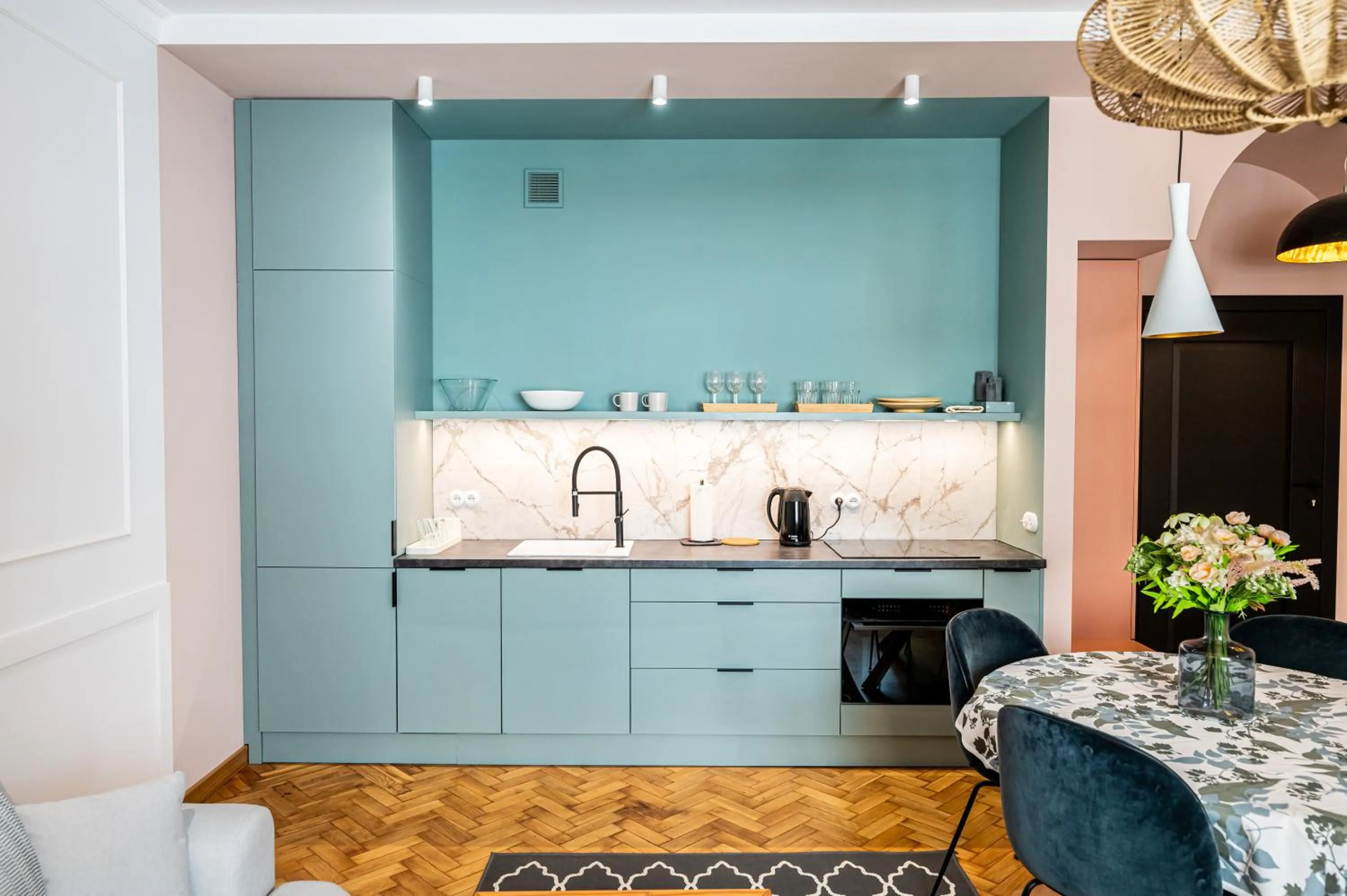 Kitchen or kitchenette in Trip Apartments
