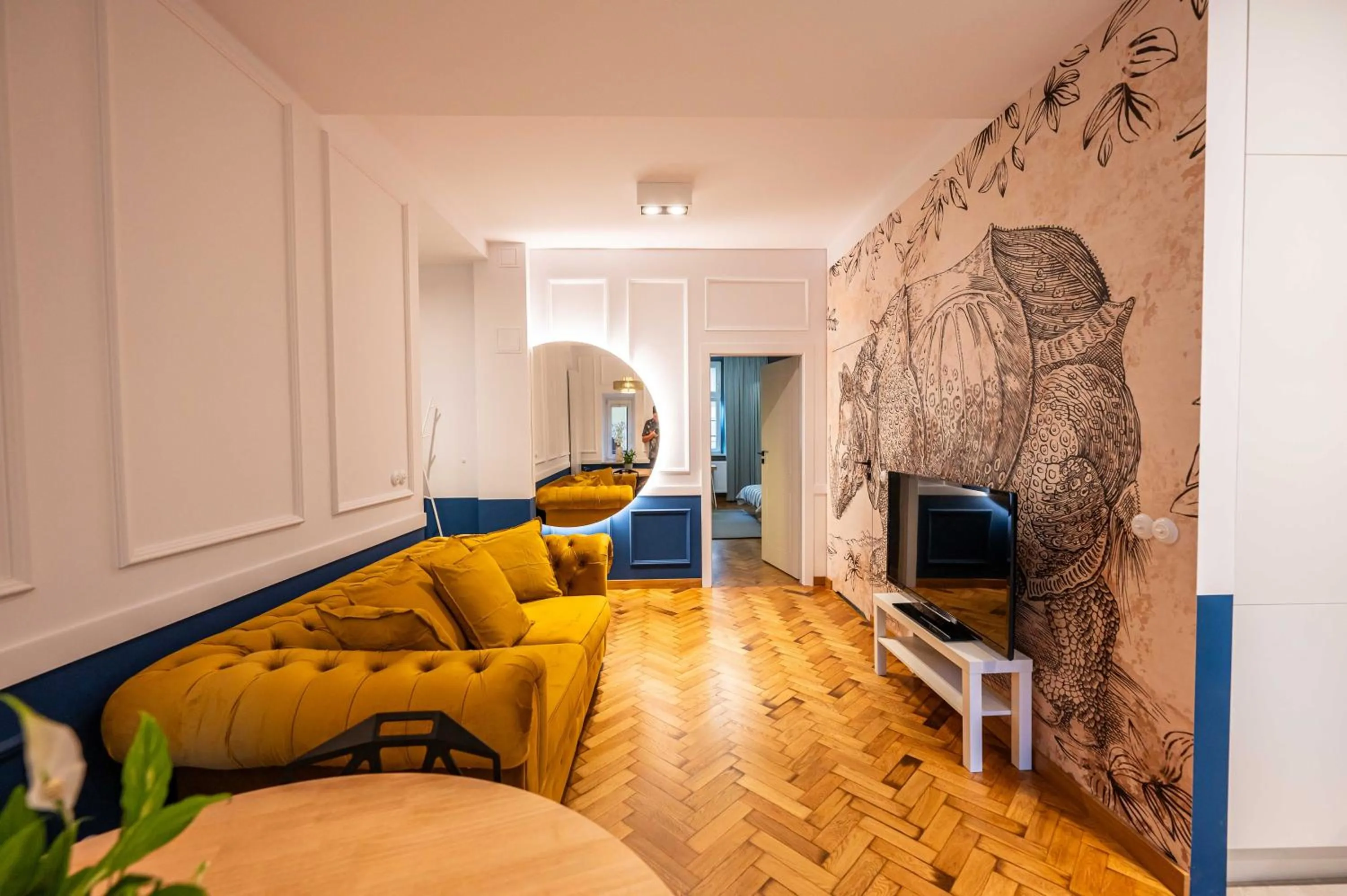 Communal lounge/ TV room in Trip Apartments