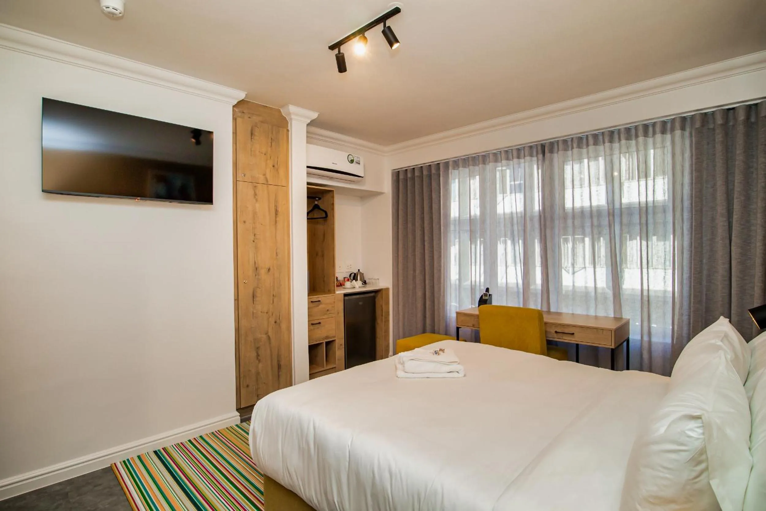 Bedroom, Bed in 9 On Barrack