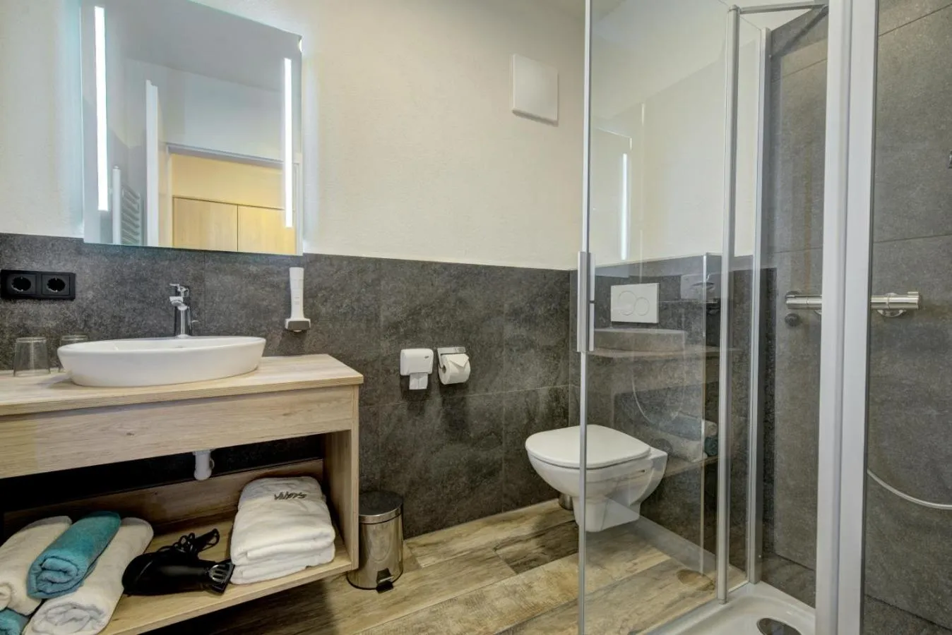 Bathroom in Hotel-Restaurant Bike&Snow Lederer