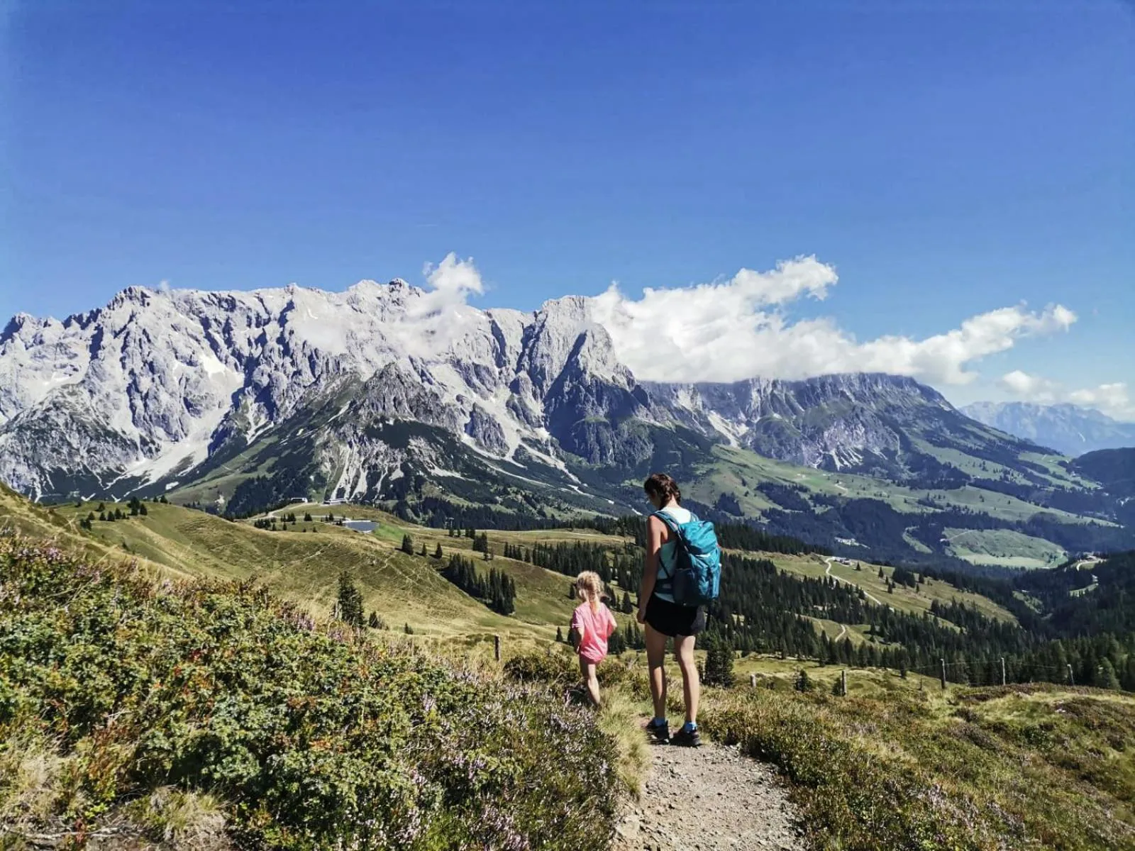 Family in Hotel-Restaurant Bike&Snow Lederer