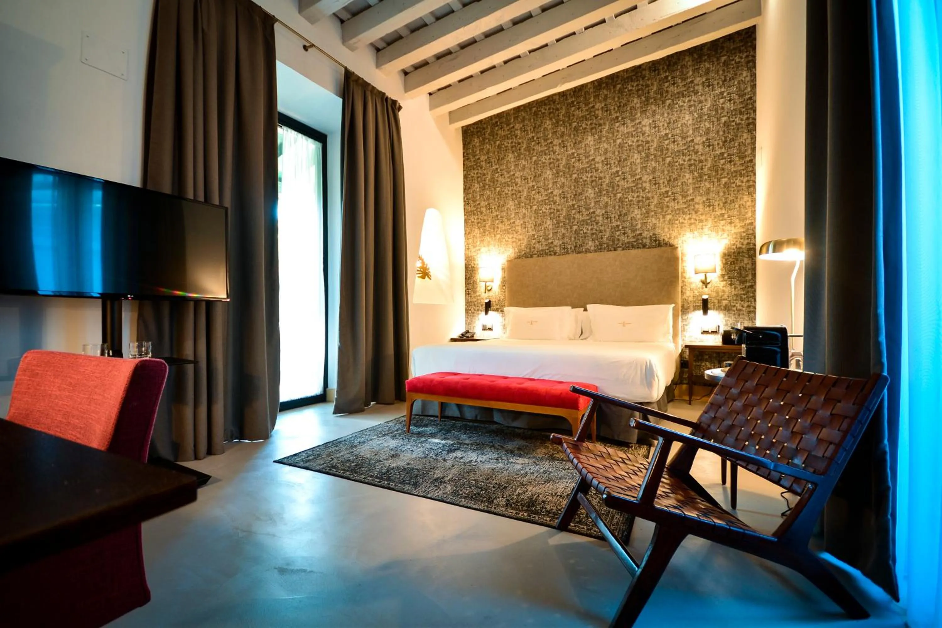 Photo of the whole room, Bed in Legado Alcazar Hotel